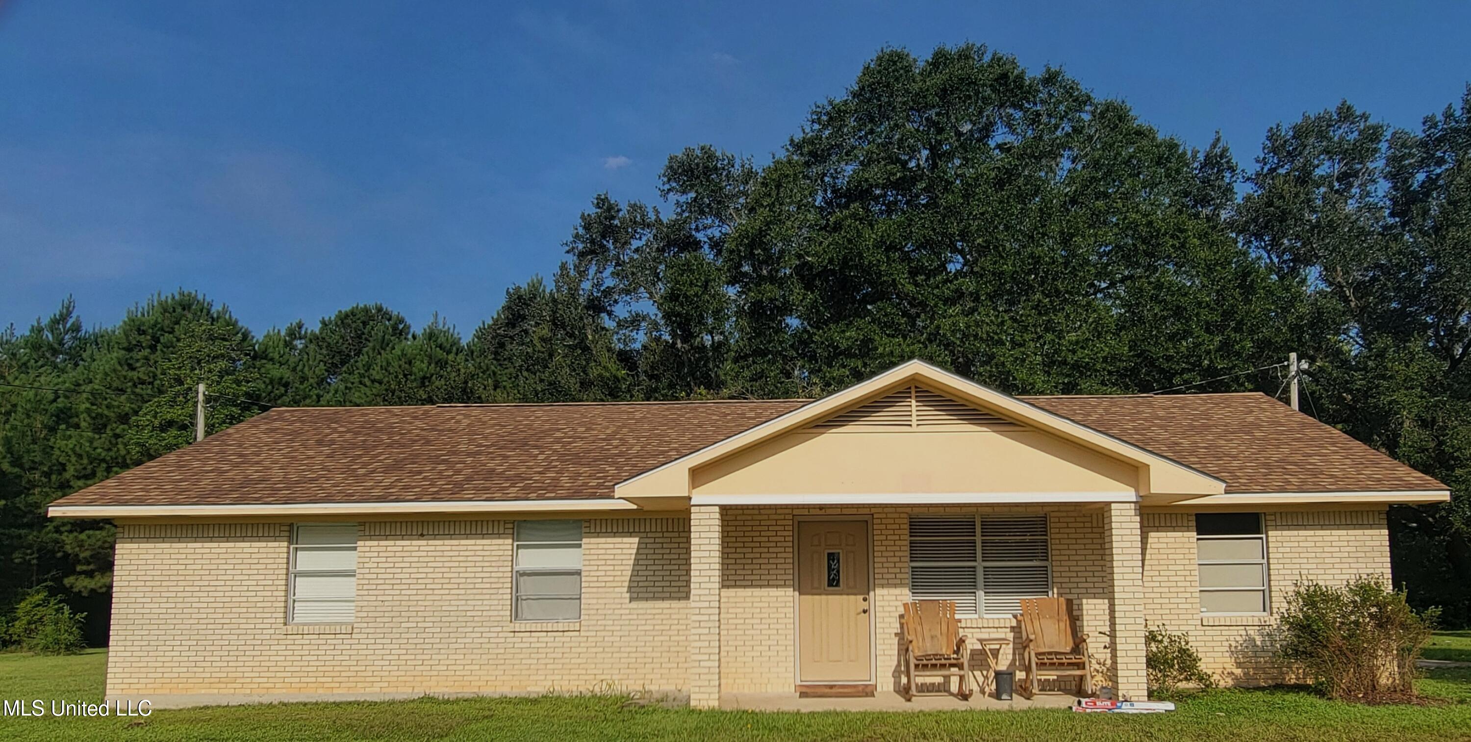 23601 Hinton Road Property Photo 2