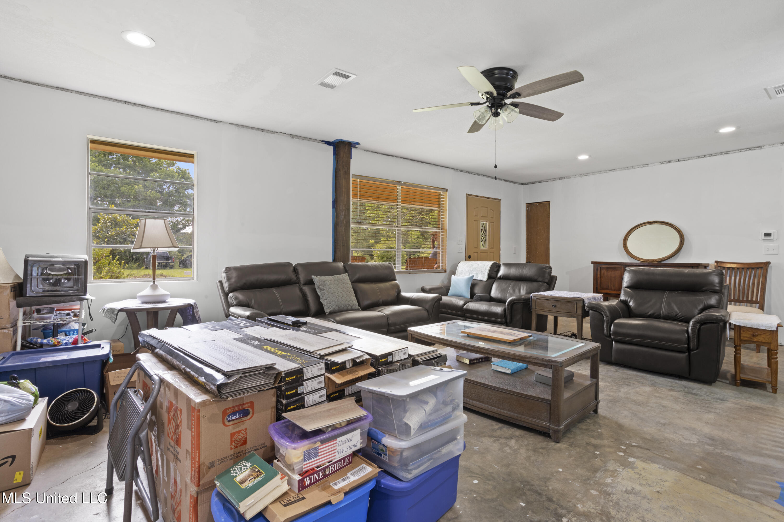 23601 Hinton Road Property Photo 6