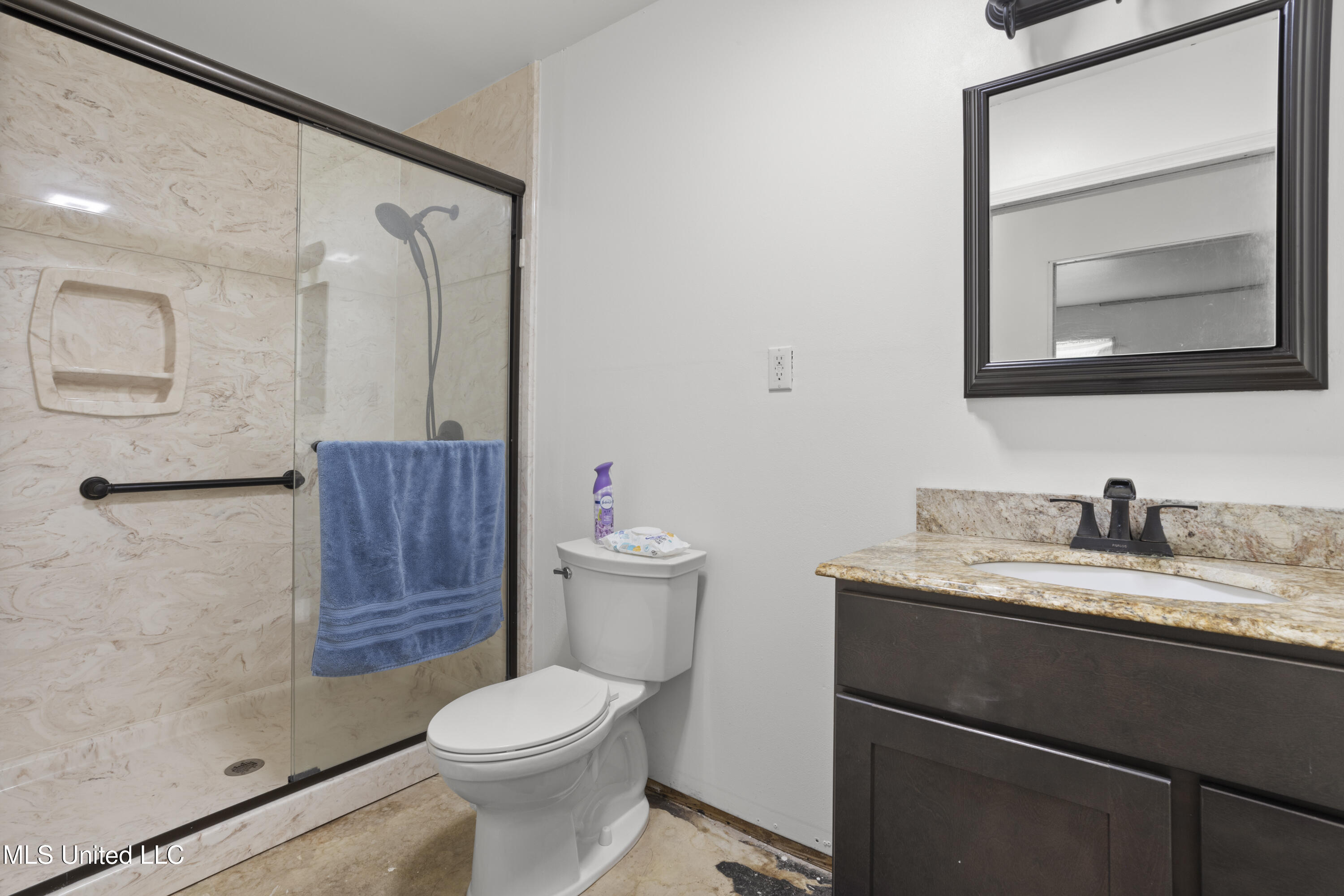 23601 Hinton Road Property Photo 15