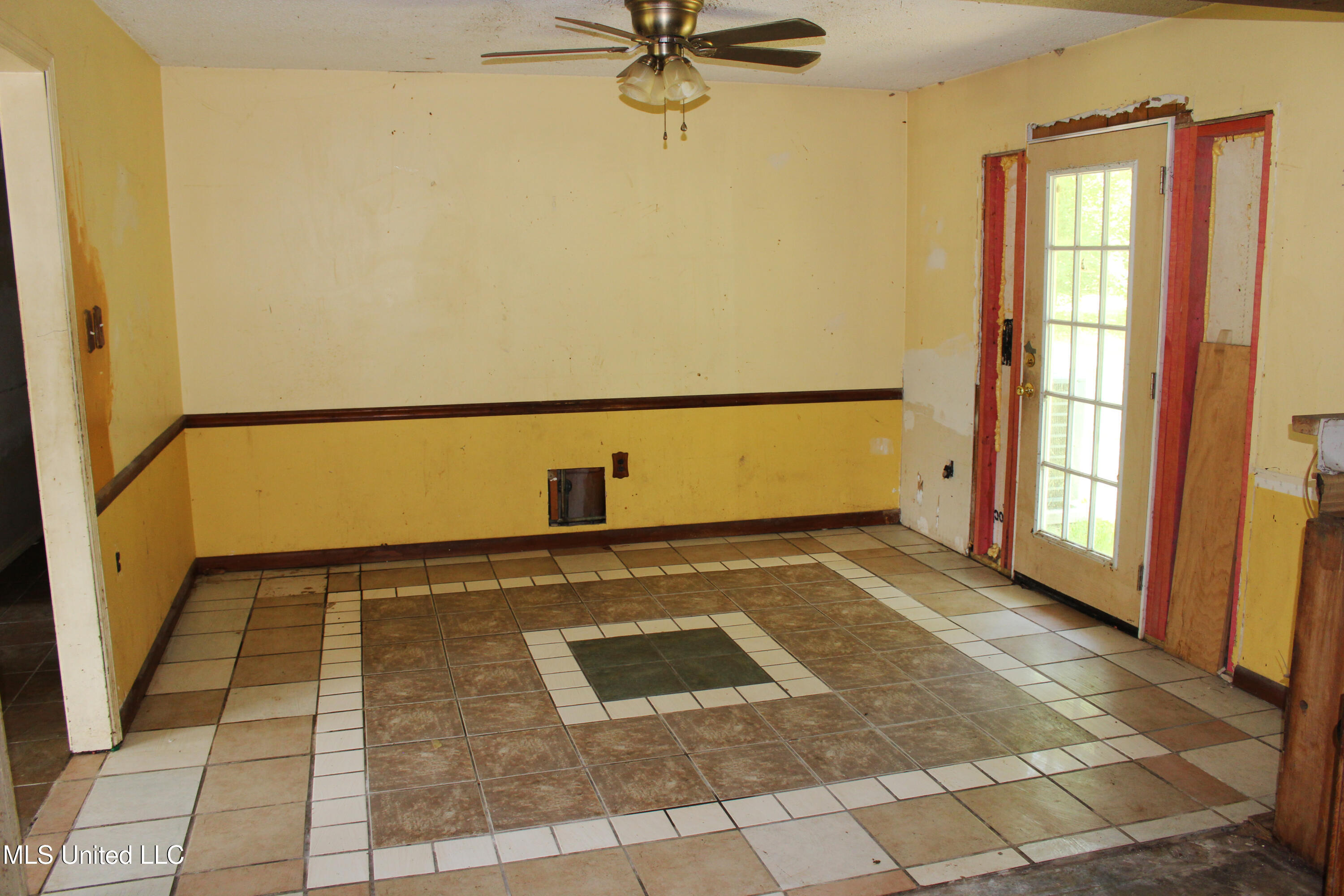 205 Shalimar Drive Property Photo 5