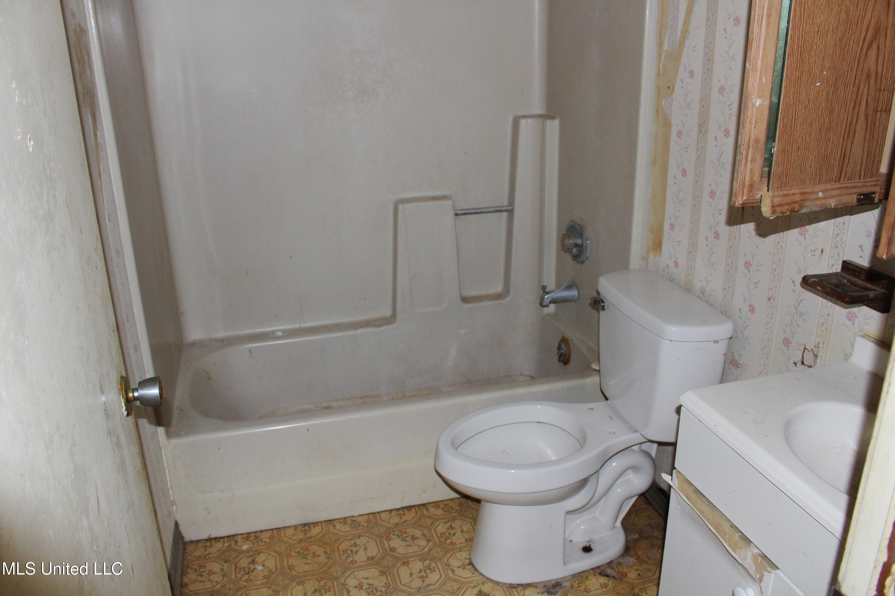 205 Shalimar Drive Property Photo 7