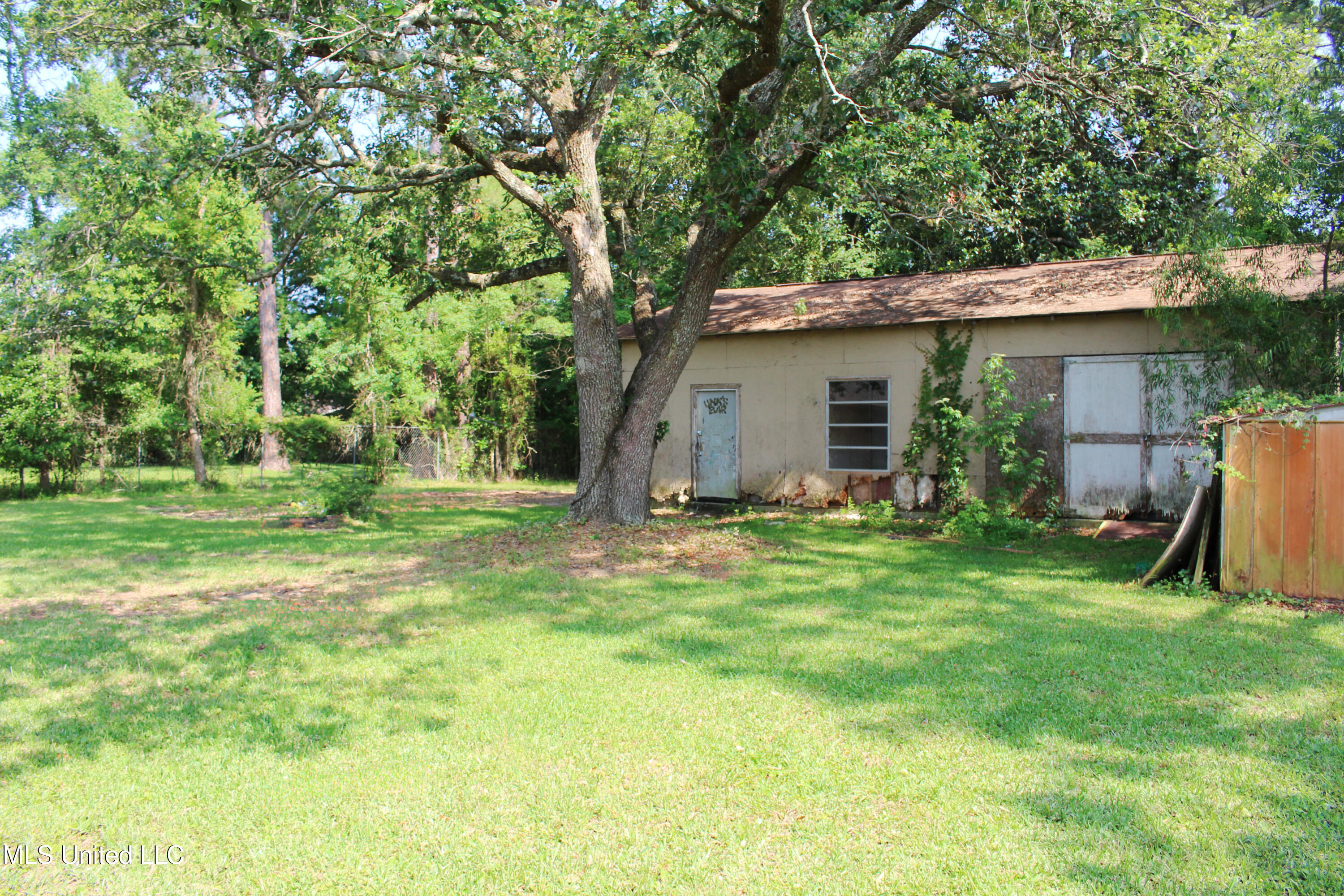 205 Shalimar Drive Property Photo 13