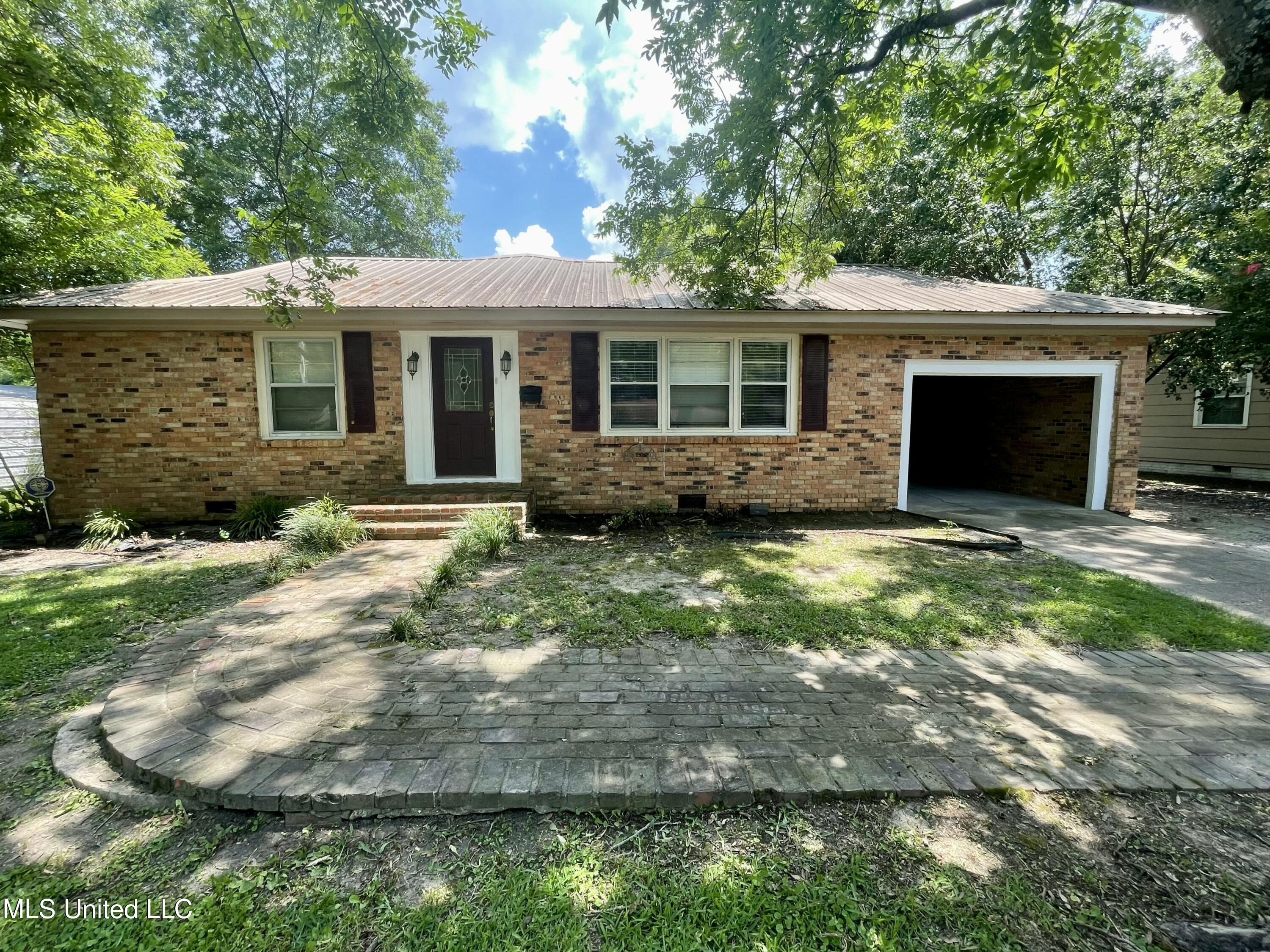 1103 N Yale Street Property Photo 1