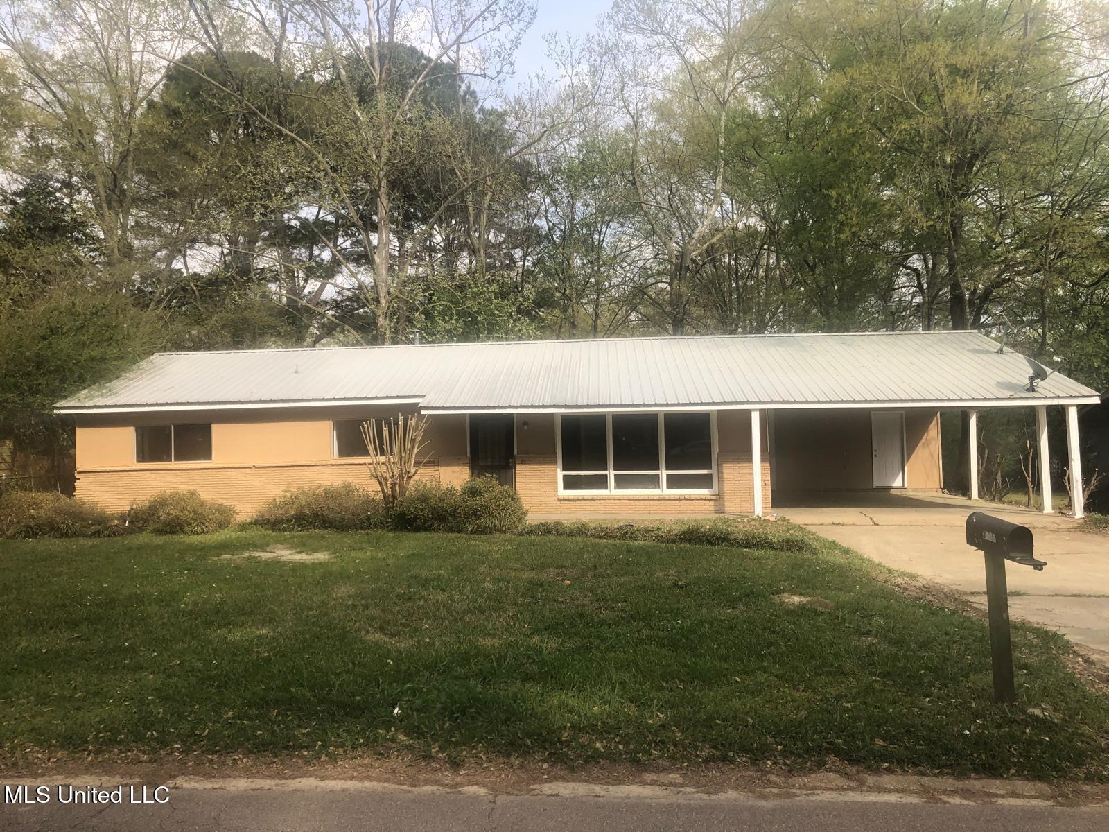 3114 Suncrest Drive Property Photo