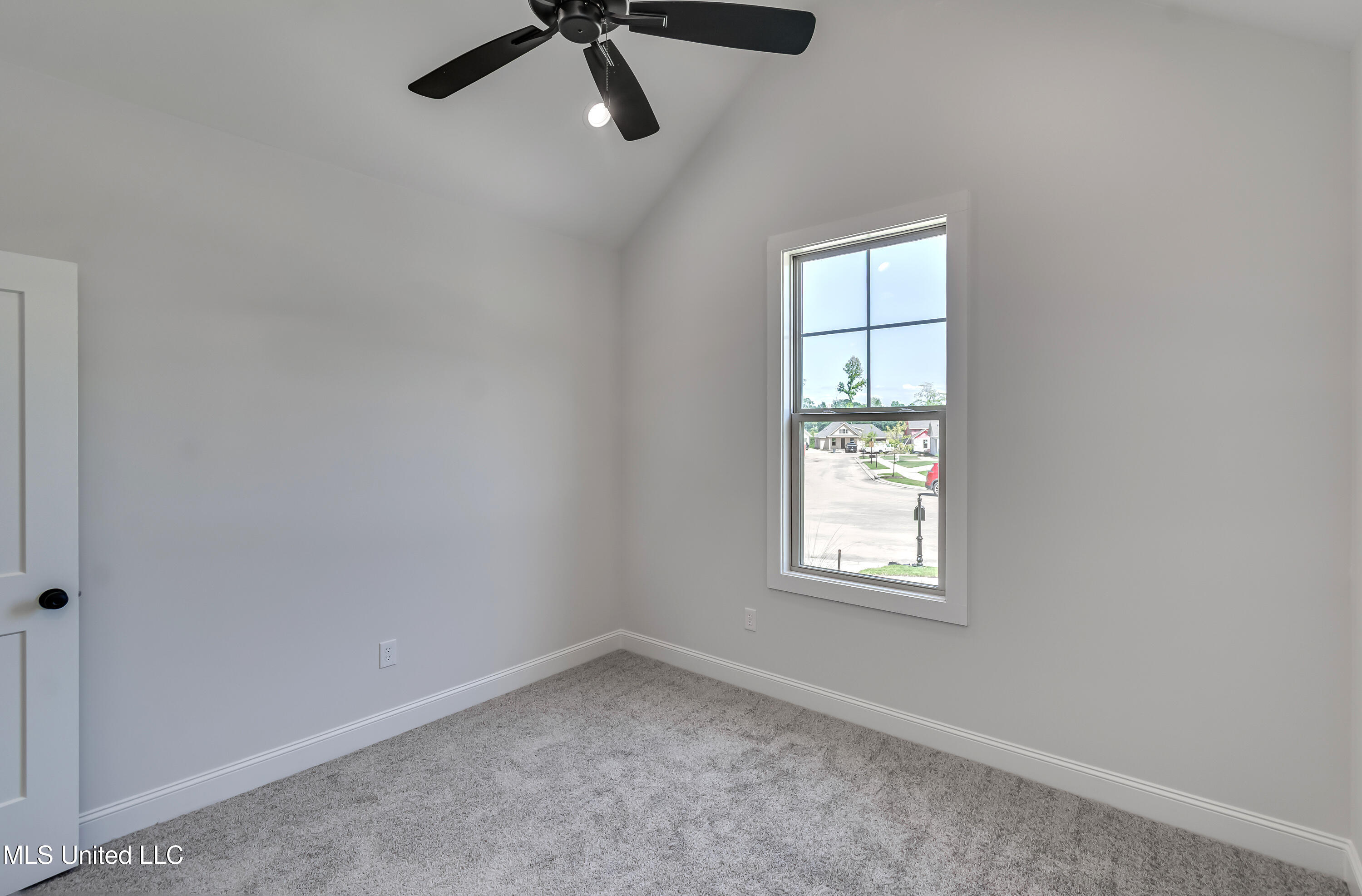 609 Cobalt Way Property Photo 13