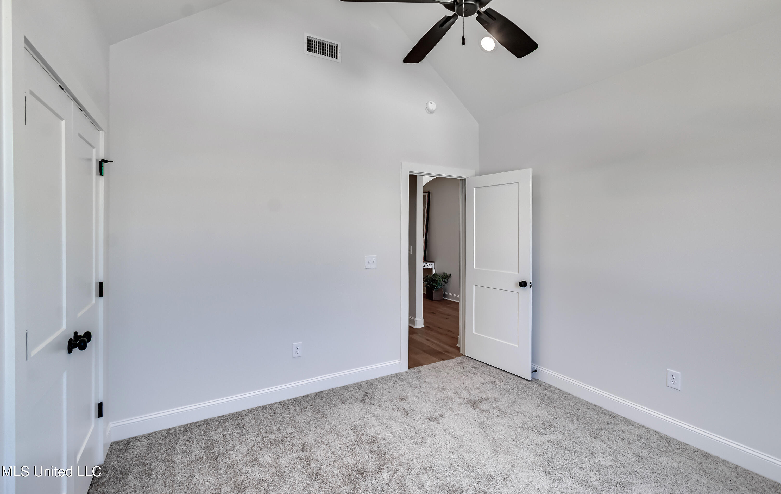 609 Cobalt Way Property Photo 14