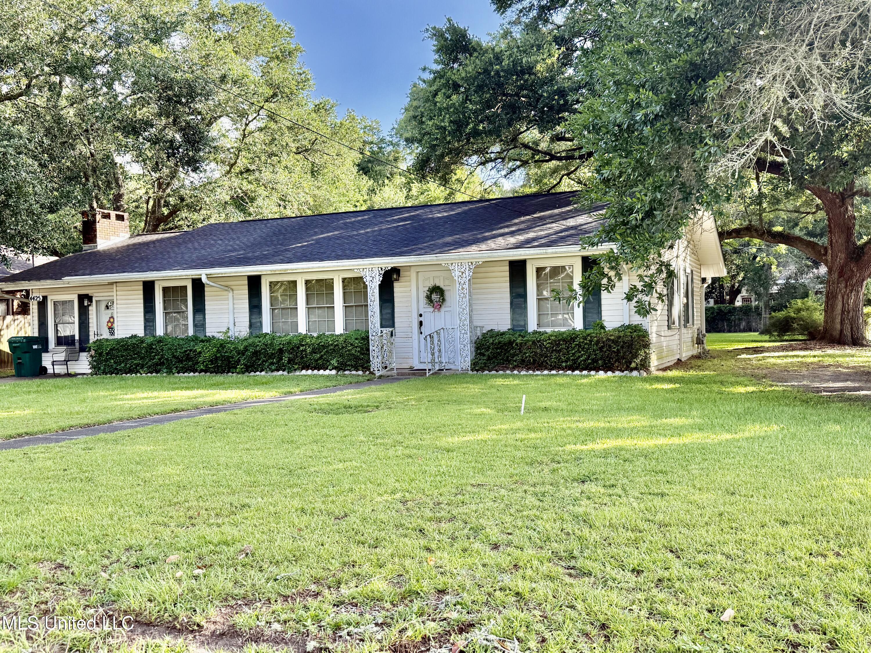 4425 Oak Avenue Property Photo 1