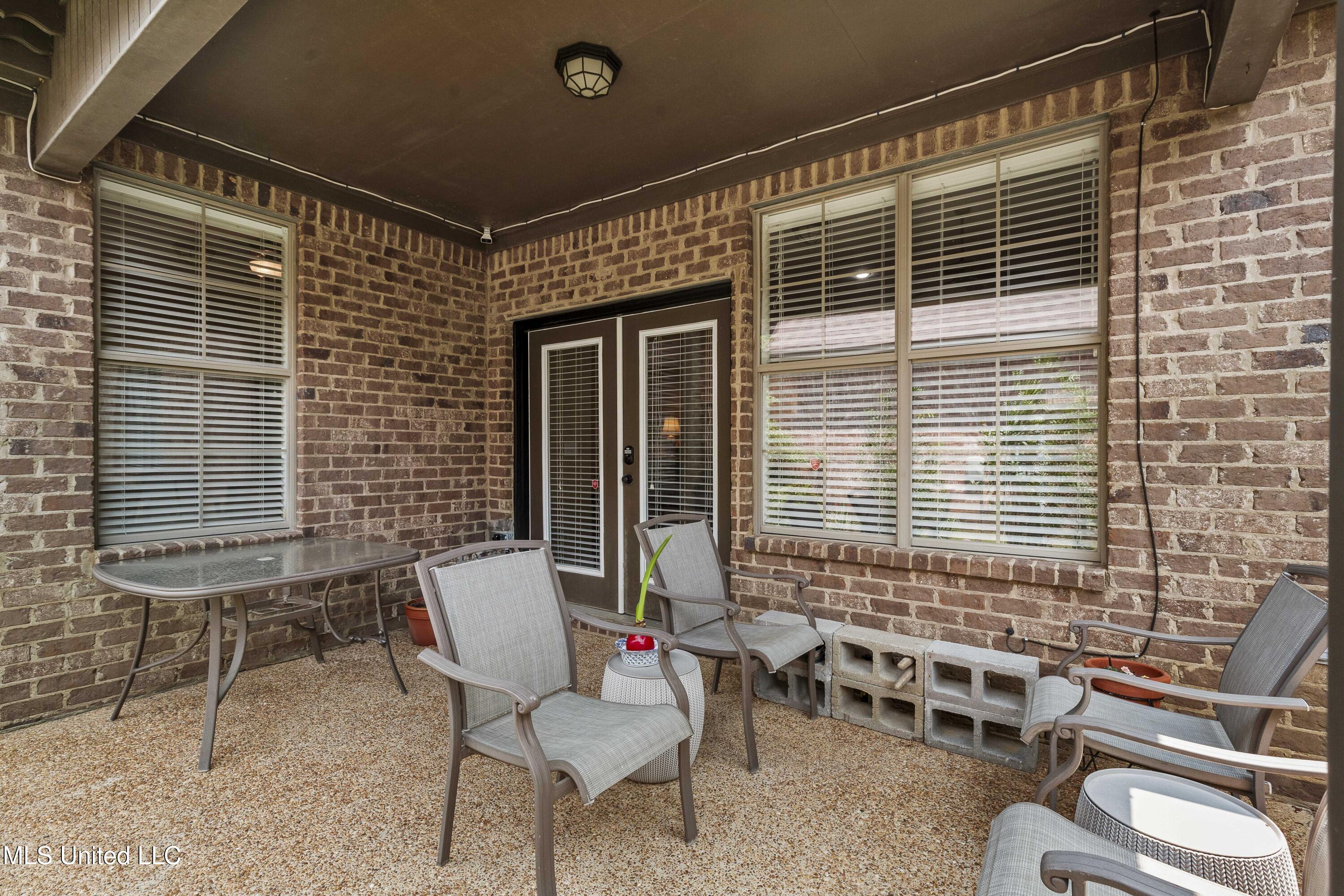 109 Hampton Chase Property Photo 22