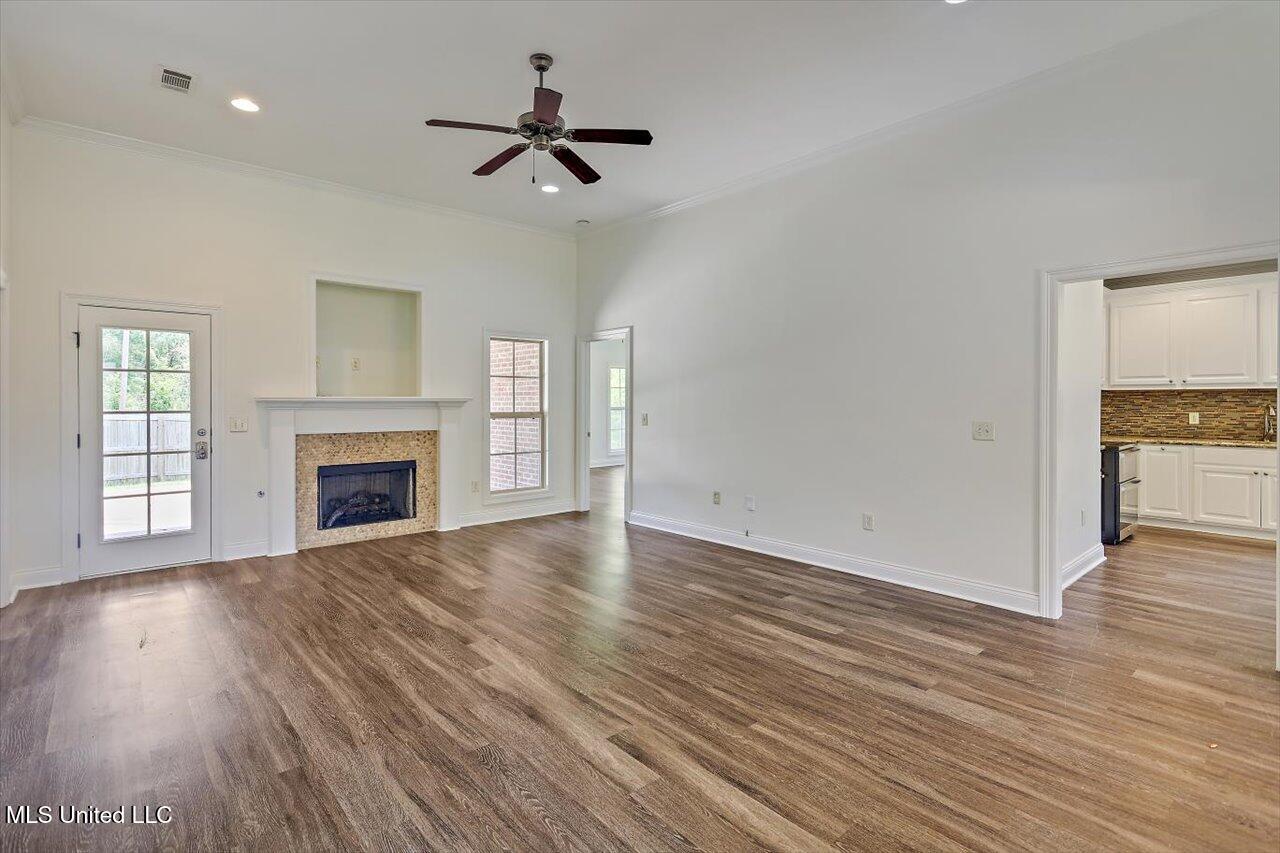 519 Morning Glory Cove Property Photo 5