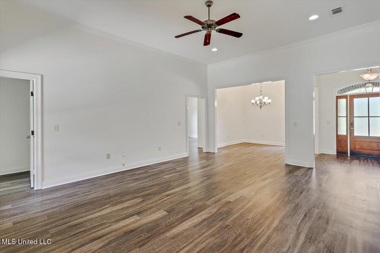 519 Morning Glory Cove Property Photo 7