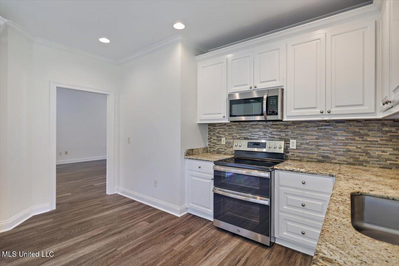 519 Morning Glory Cove Property Photo 11