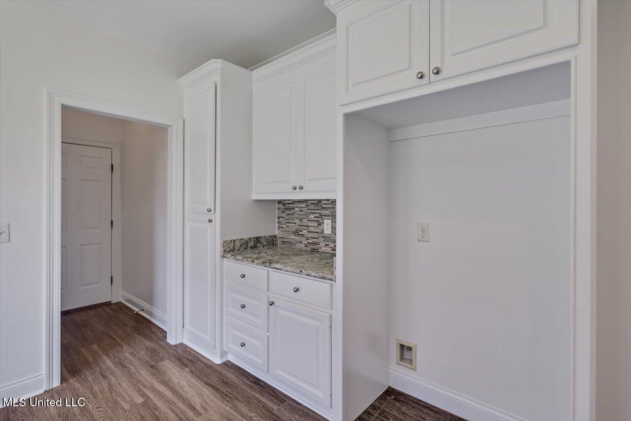 519 Morning Glory Cove Property Photo 12