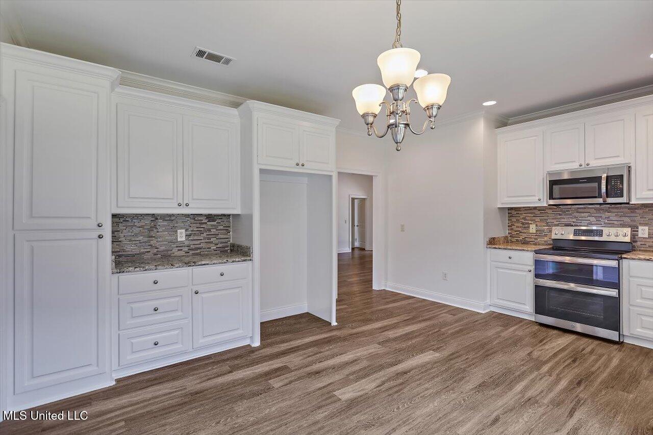 519 Morning Glory Cove Property Photo 14