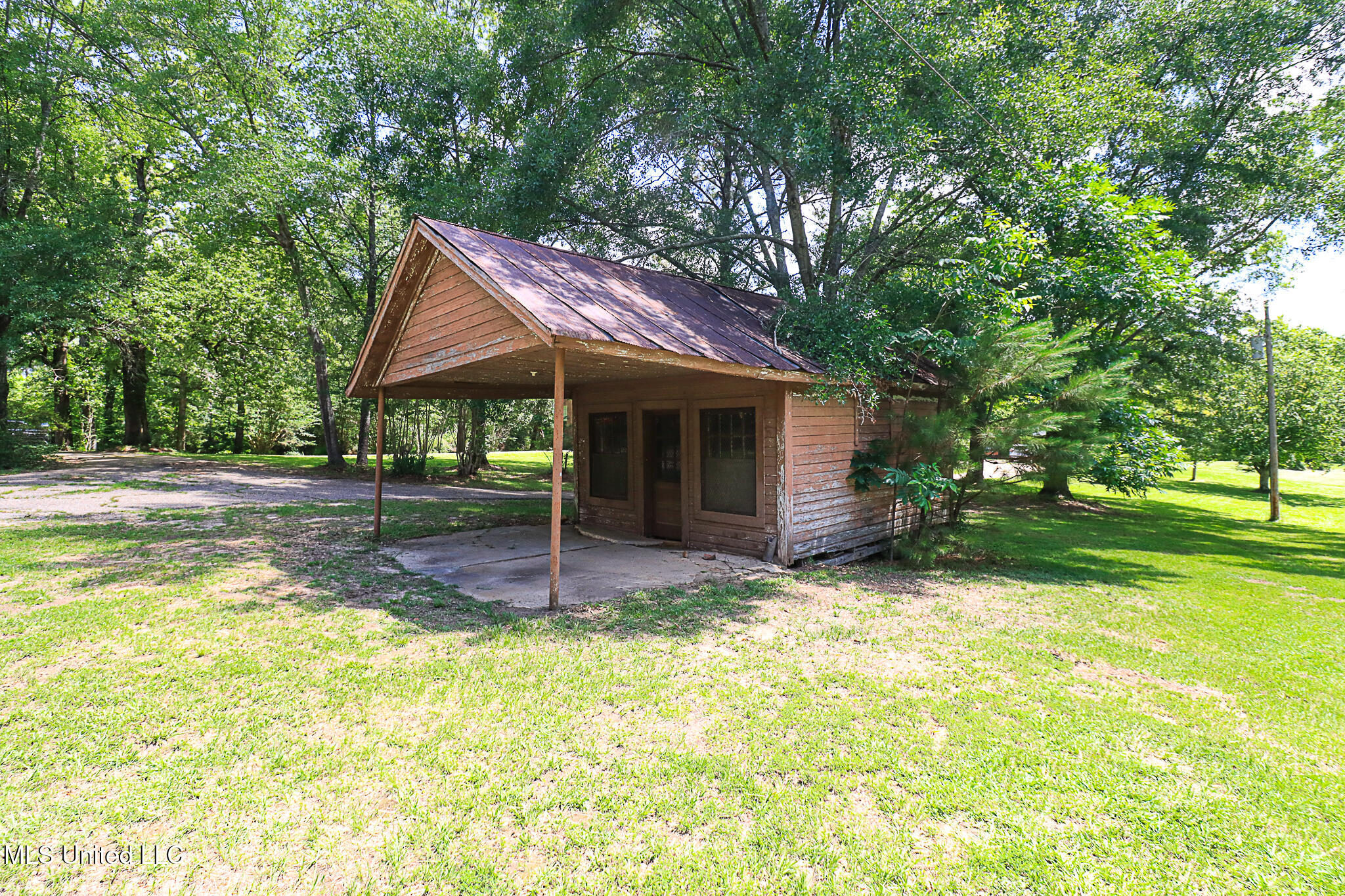 2548 Furrs Mill Drive Property Photo 8