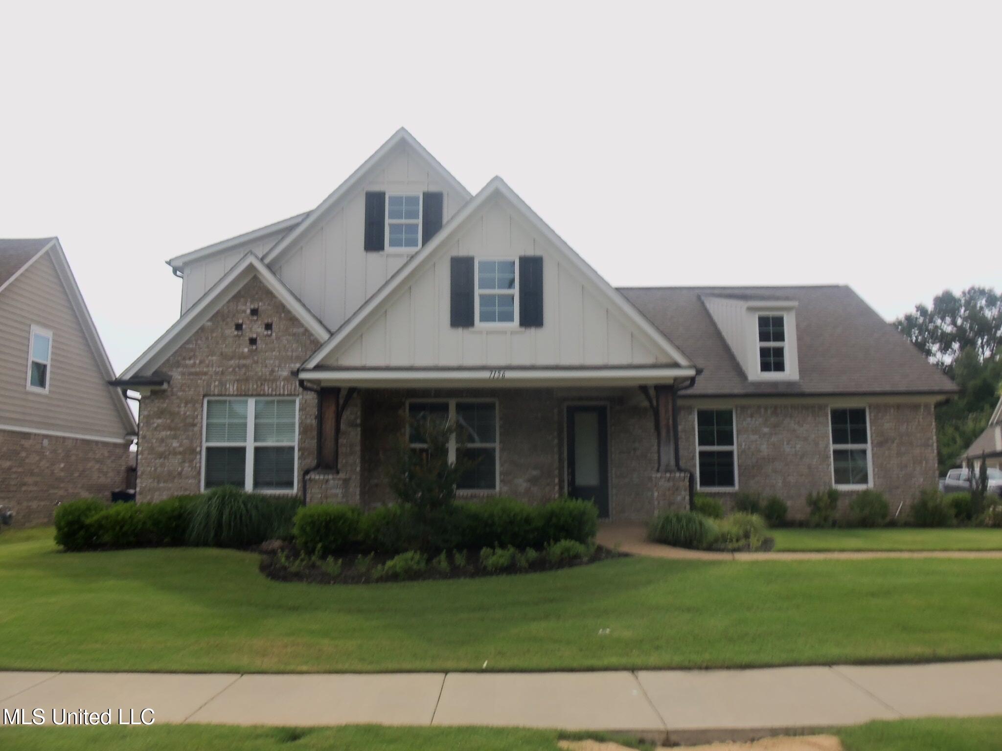 7156 Edgewater Drive Property Photo 1