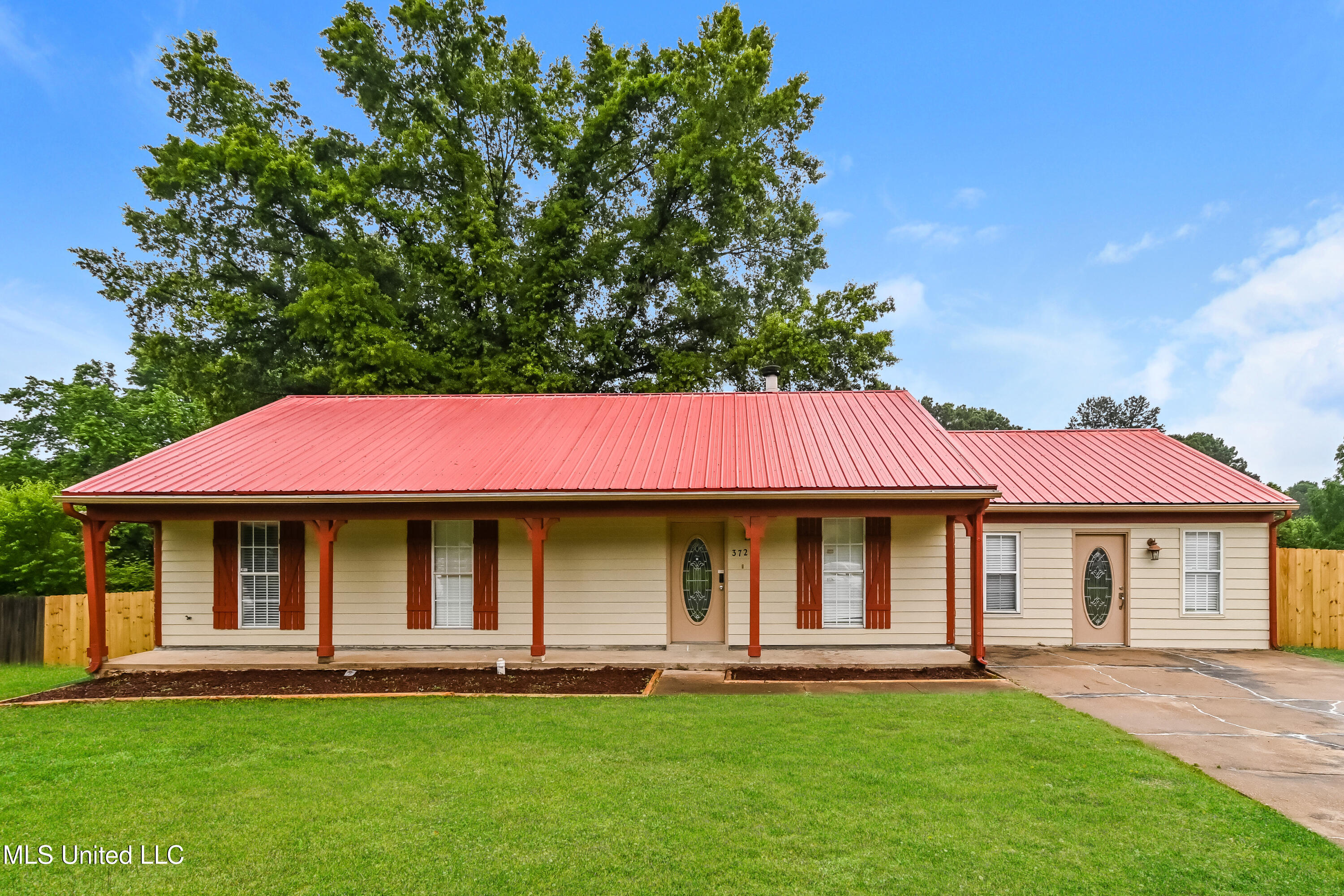 3720 Ramblewood Drive Property Photo 1