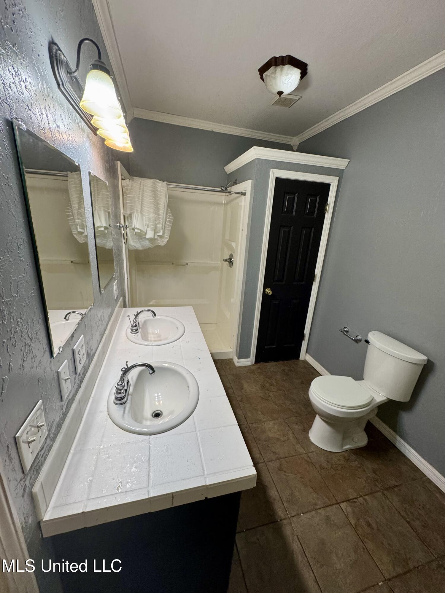 1104 County Road 266 Property Photo 14
