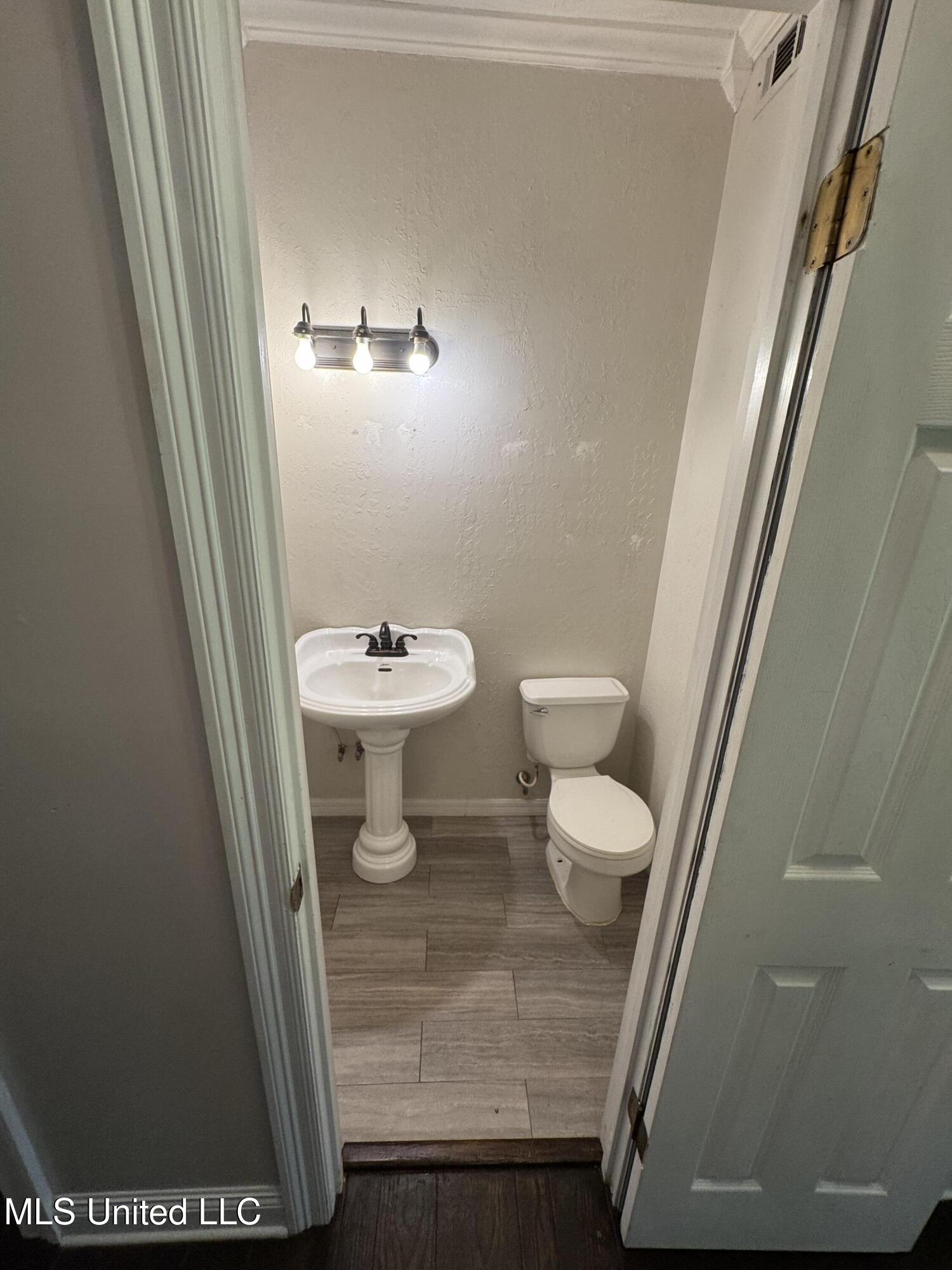 1104 County Road 266 Property Photo 16