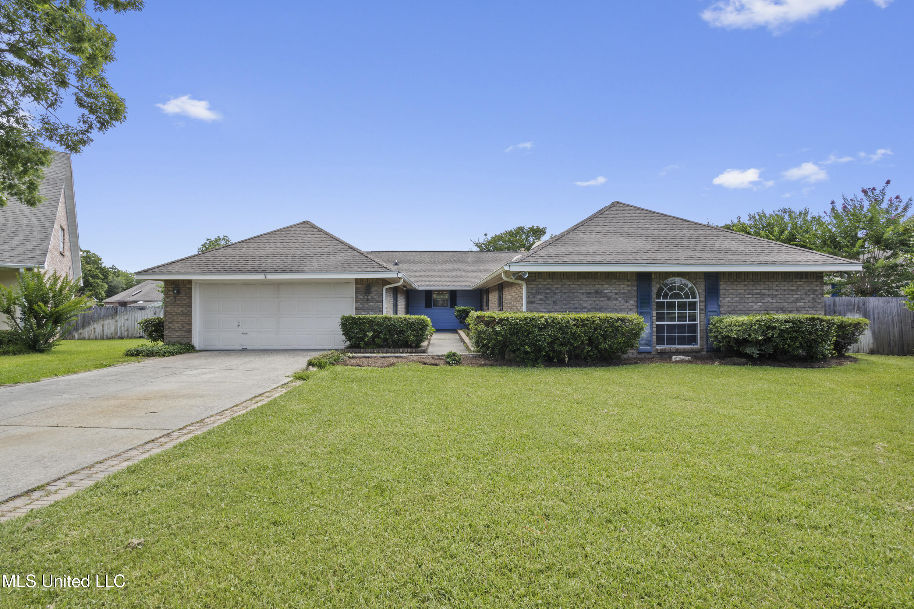 2552 Conifer Court Property Photo 1