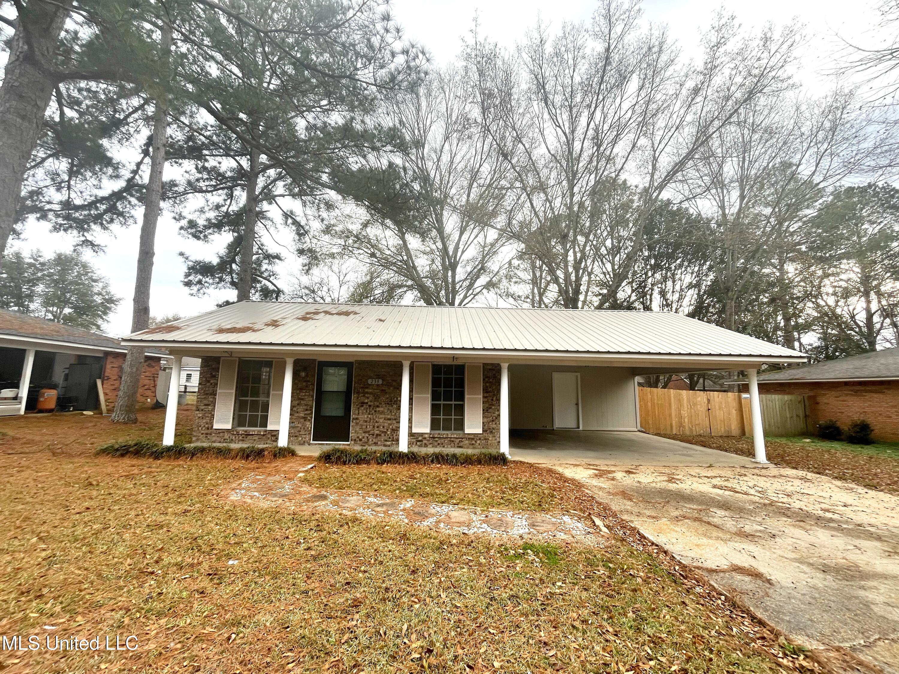 239 Traceland Drive Property Photo 1