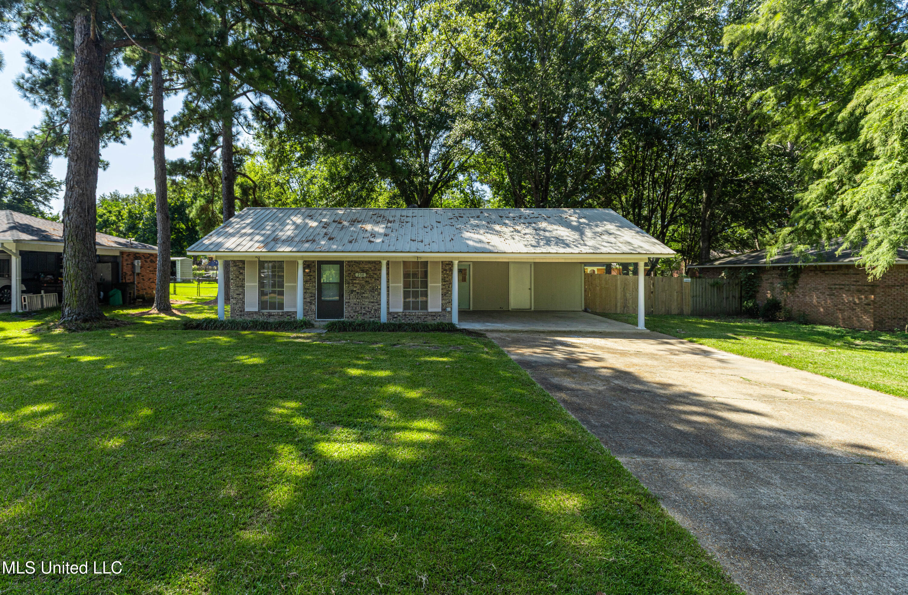 239 Traceland Drive Property Photo 1