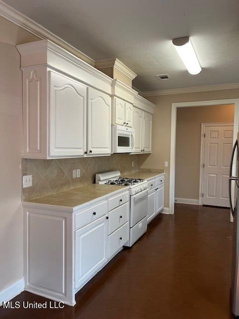 708 Bo Blaze Cove Property Photo 6