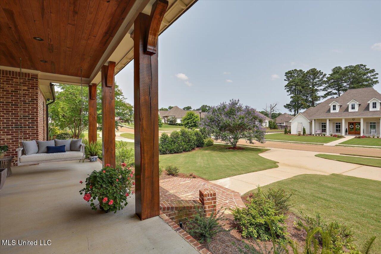 181 Ironwood Plantation Boulevard Property Photo 8