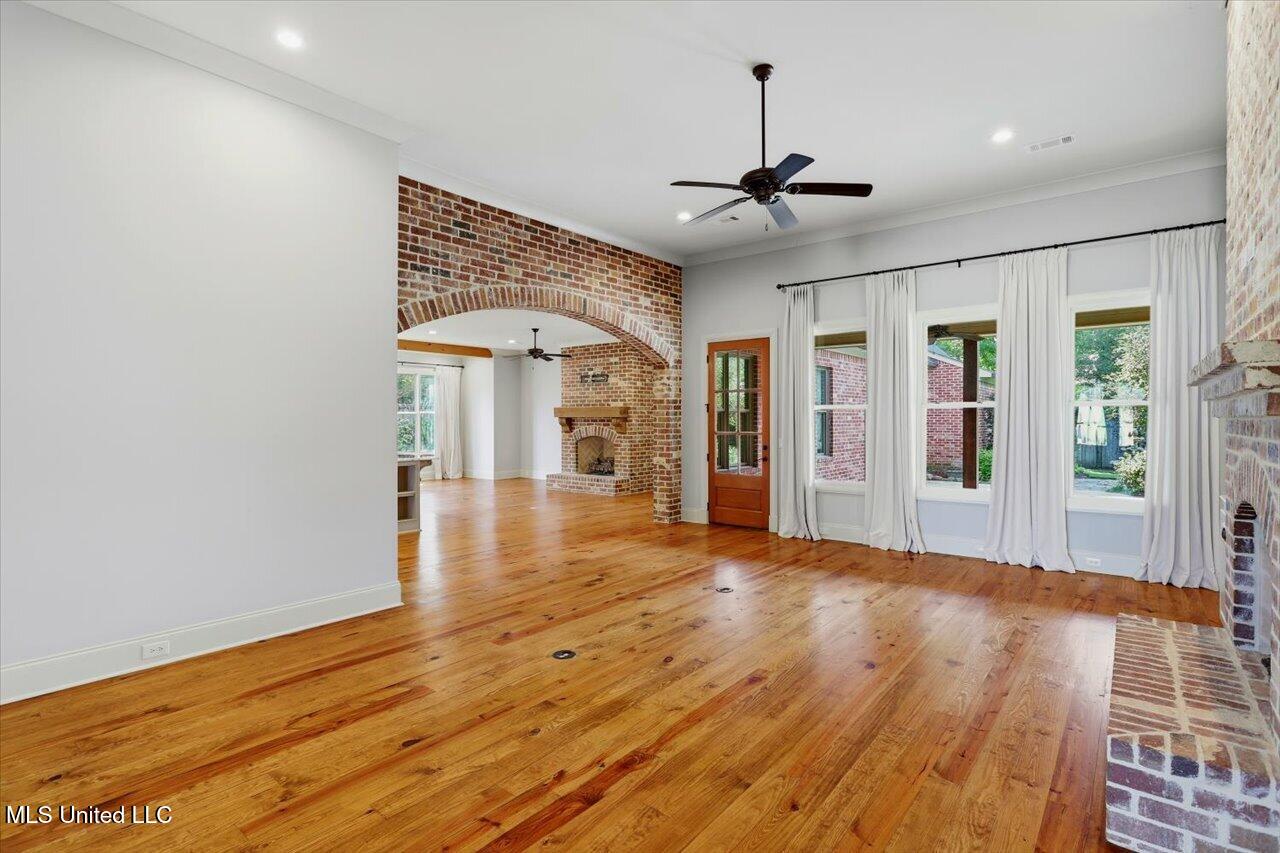 181 Ironwood Plantation Boulevard Property Photo 13