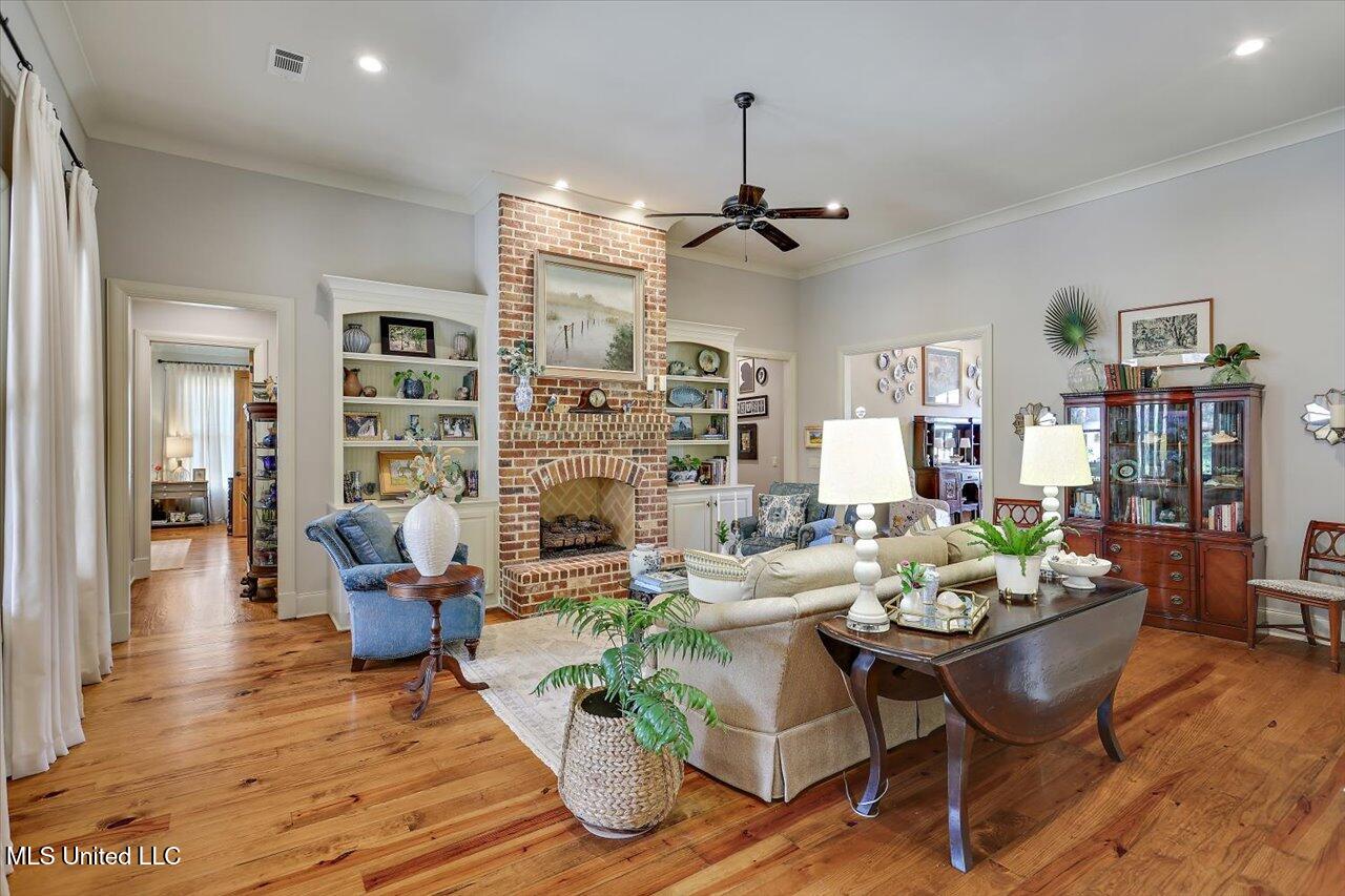 181 Ironwood Plantation Boulevard Property Photo 18