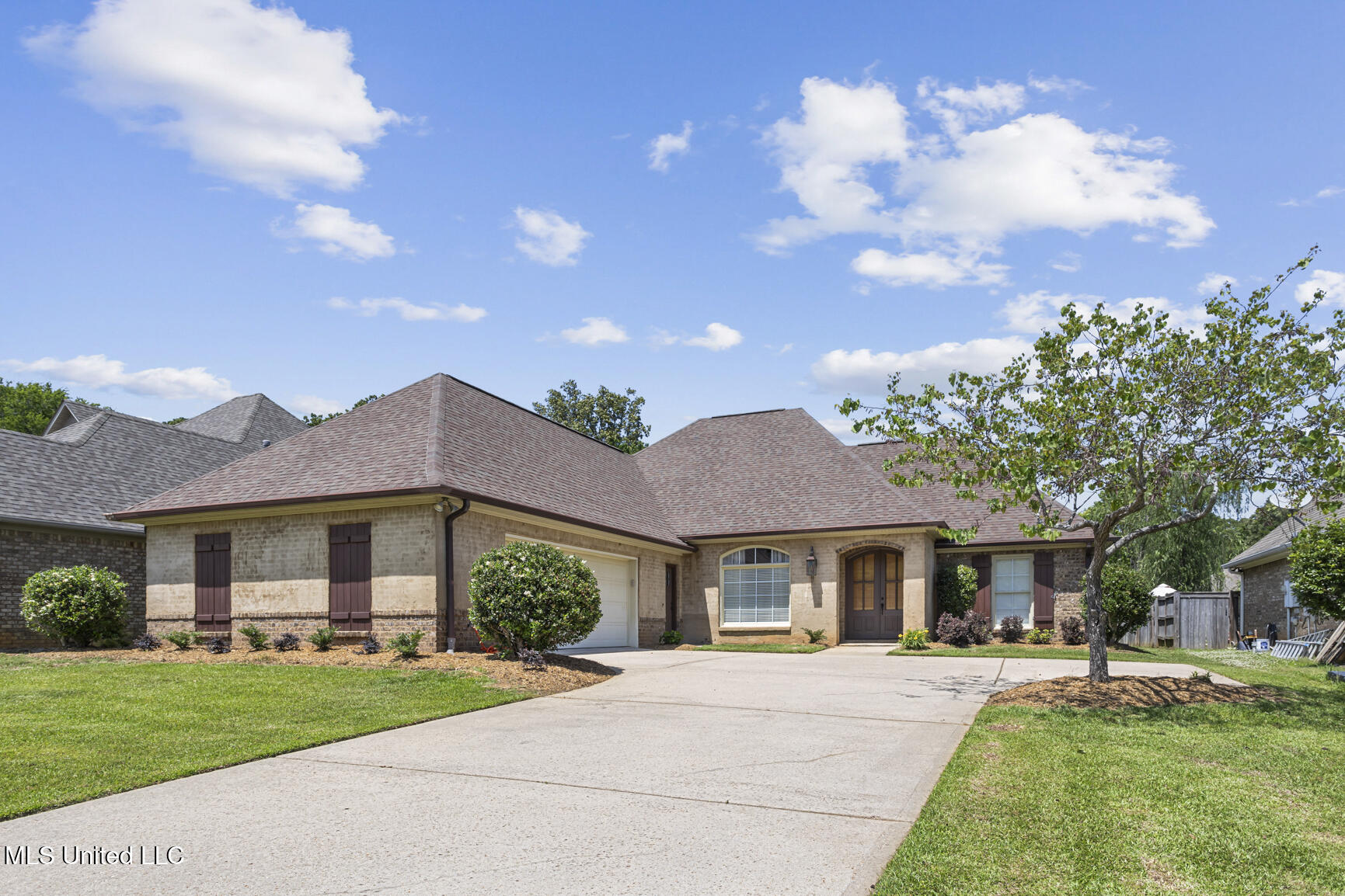 221 Penny Lane Property Photo 1