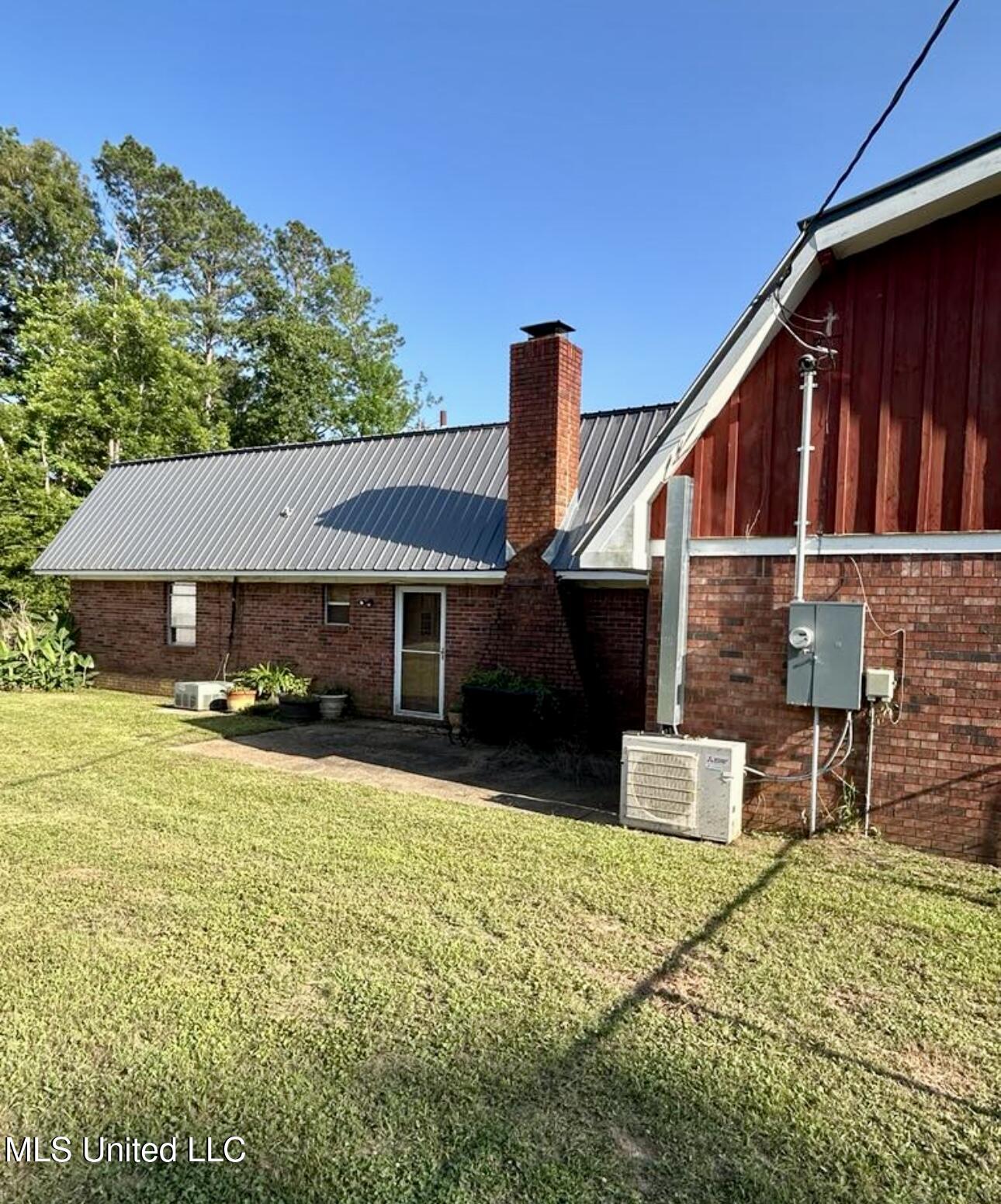 172 Cherry Avenue Property Photo 8