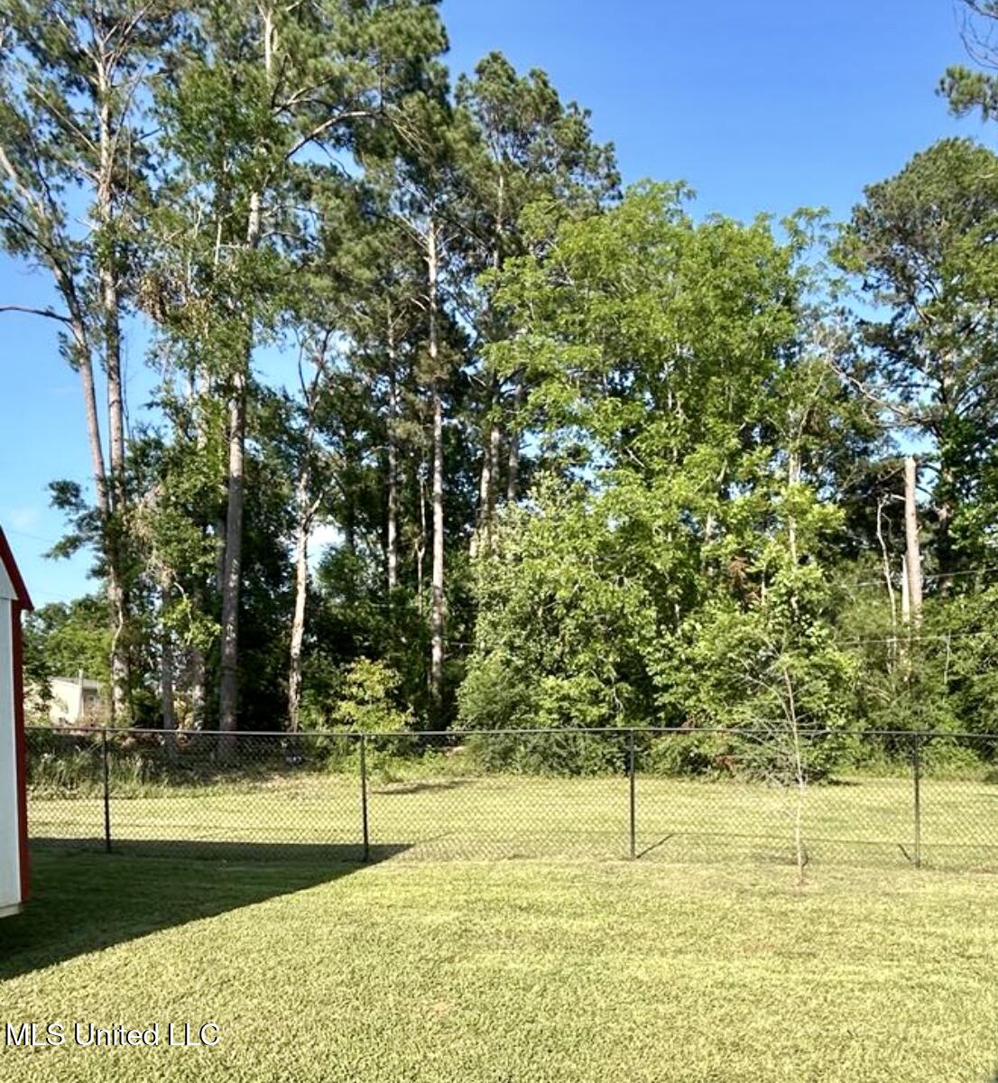 172 Cherry Avenue Property Photo 9