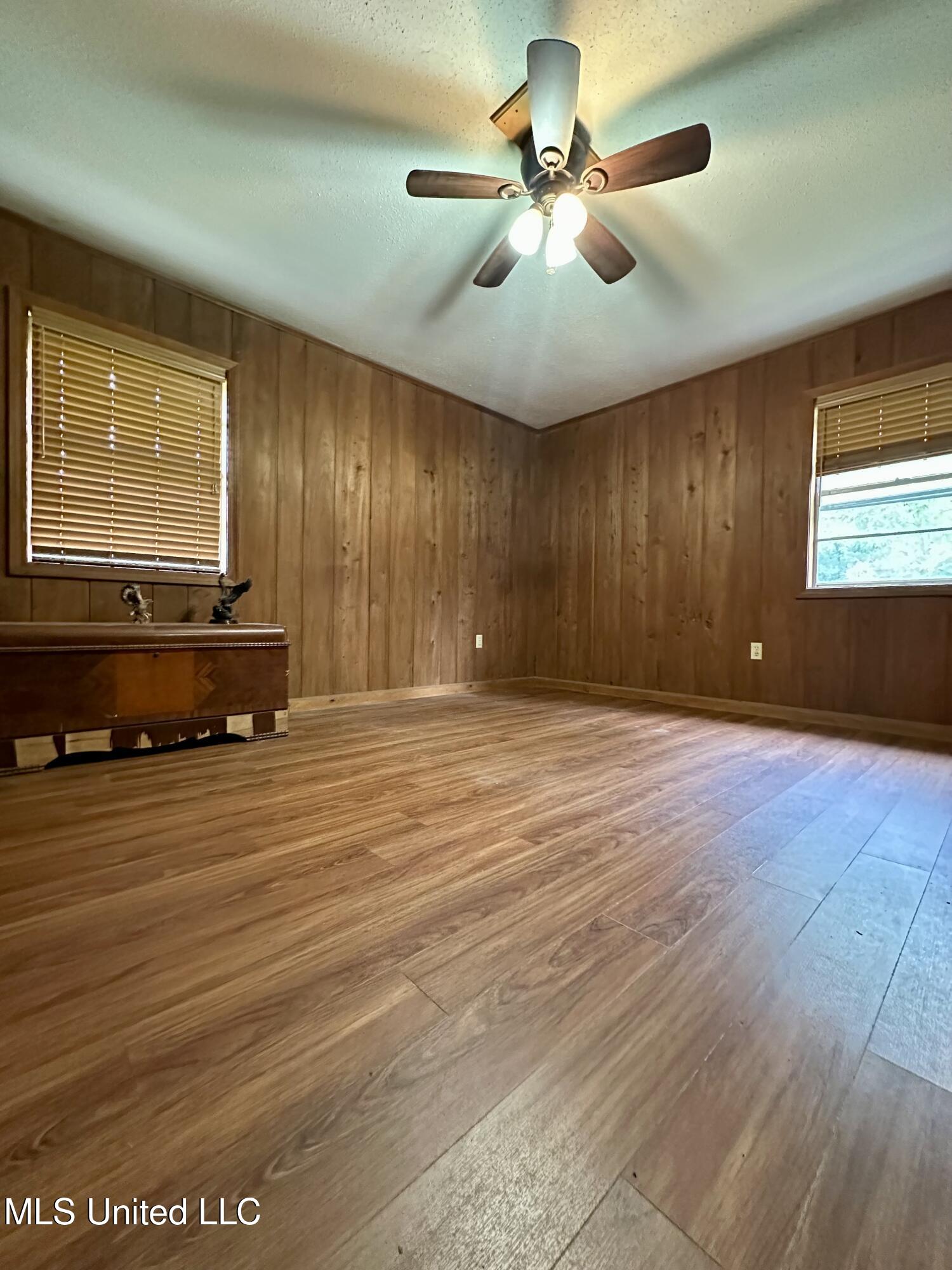 172 Cherry Avenue Property Photo 18