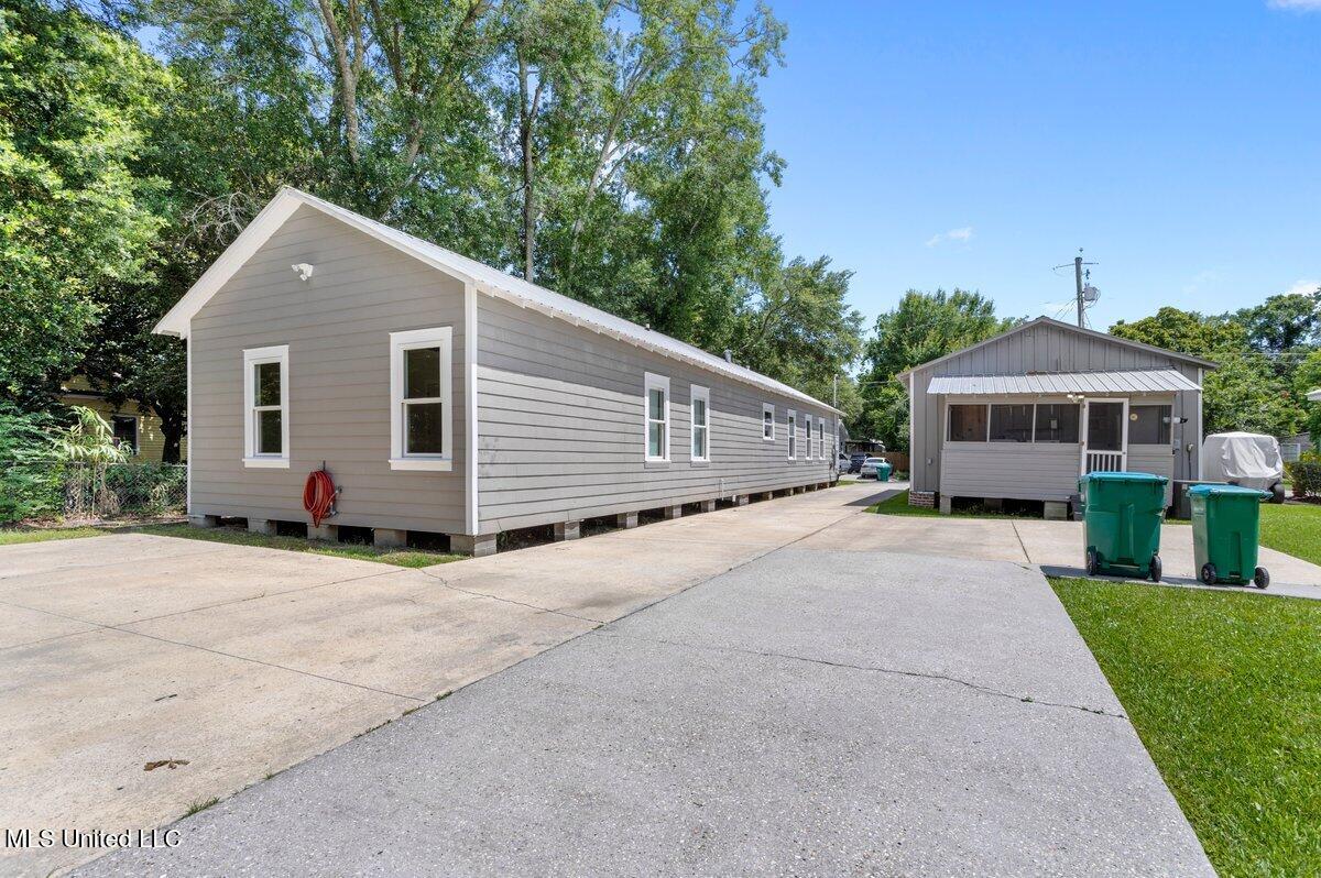 1309 Bowen Avenue Property Photo 28