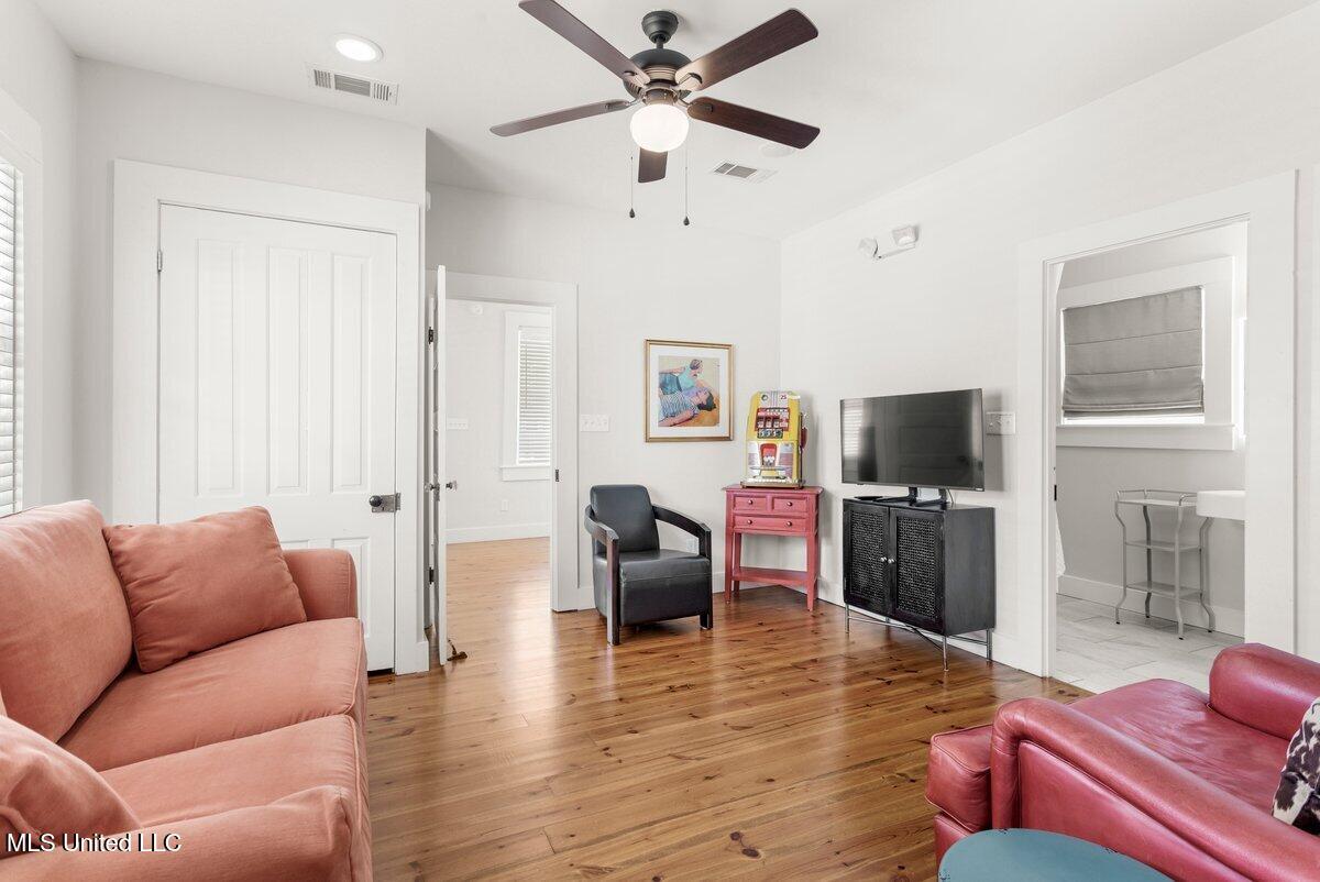 1309 Bowen Avenue Property Photo 34