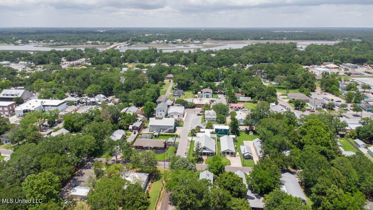 1309 Bowen Avenue Property Photo 45