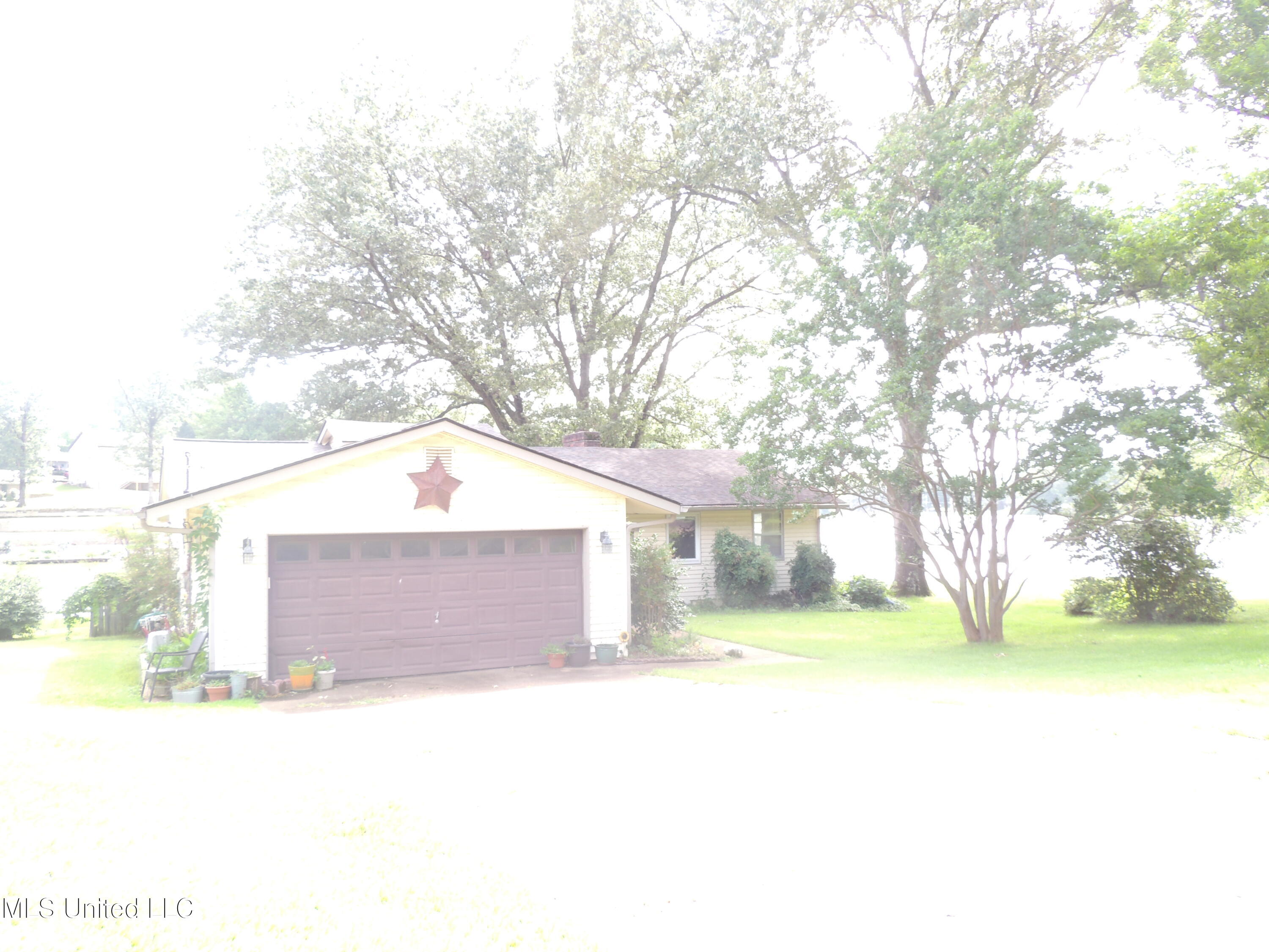 8671 Bob White Drive Property Photo 1