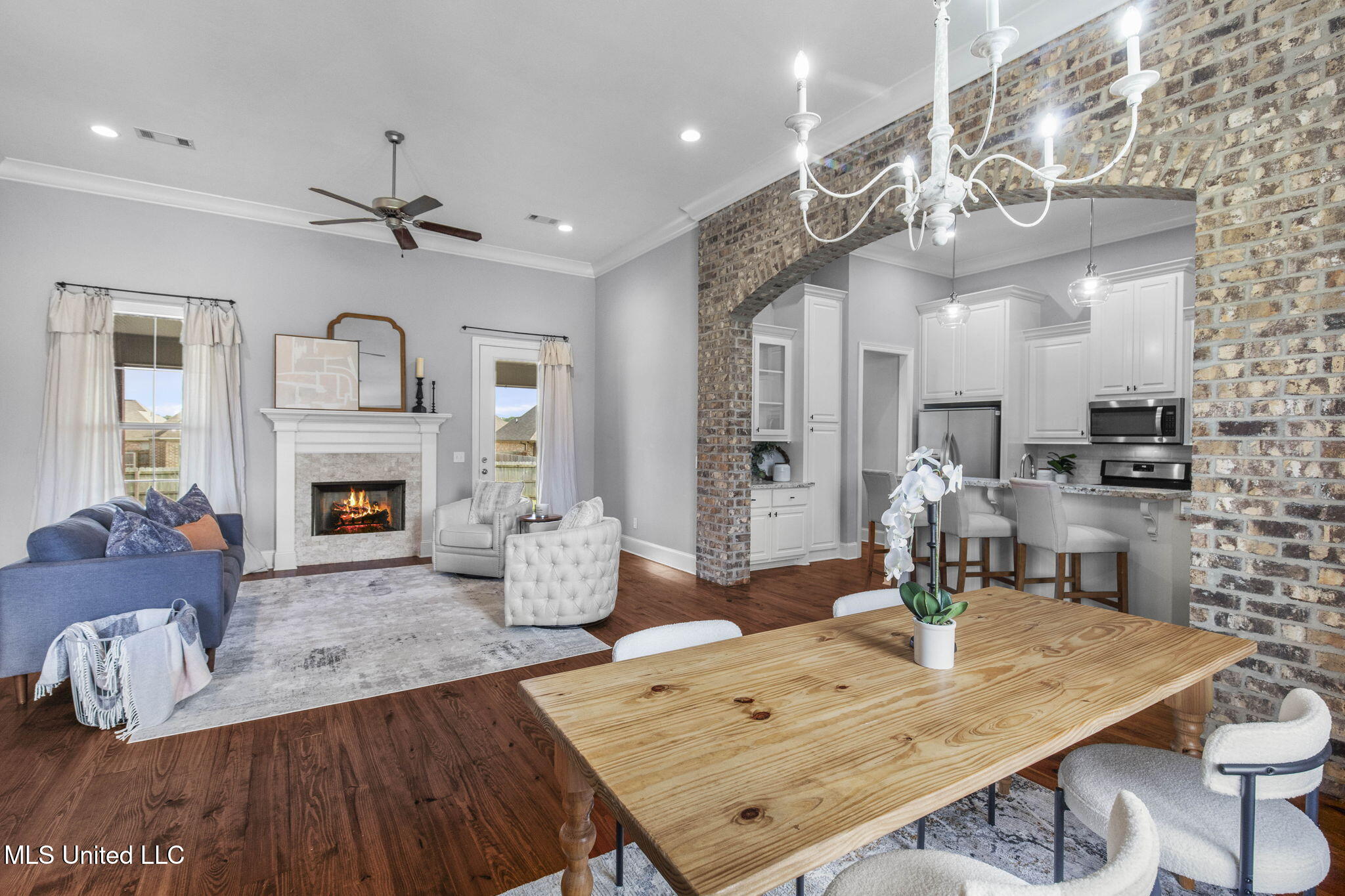 522 Carpenter Cove Property Photo 3