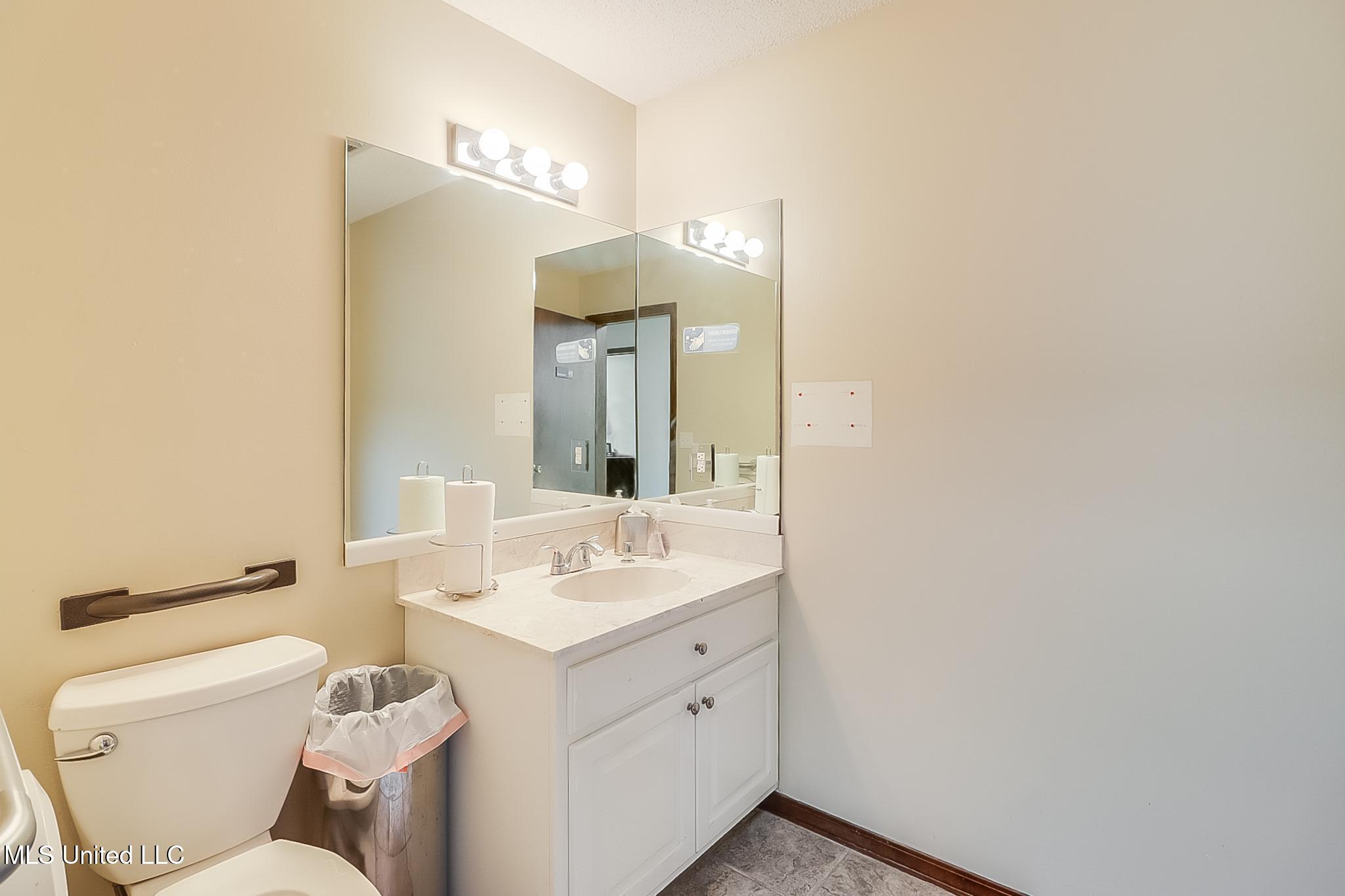 12450 Shortcut Road Property Photo 13