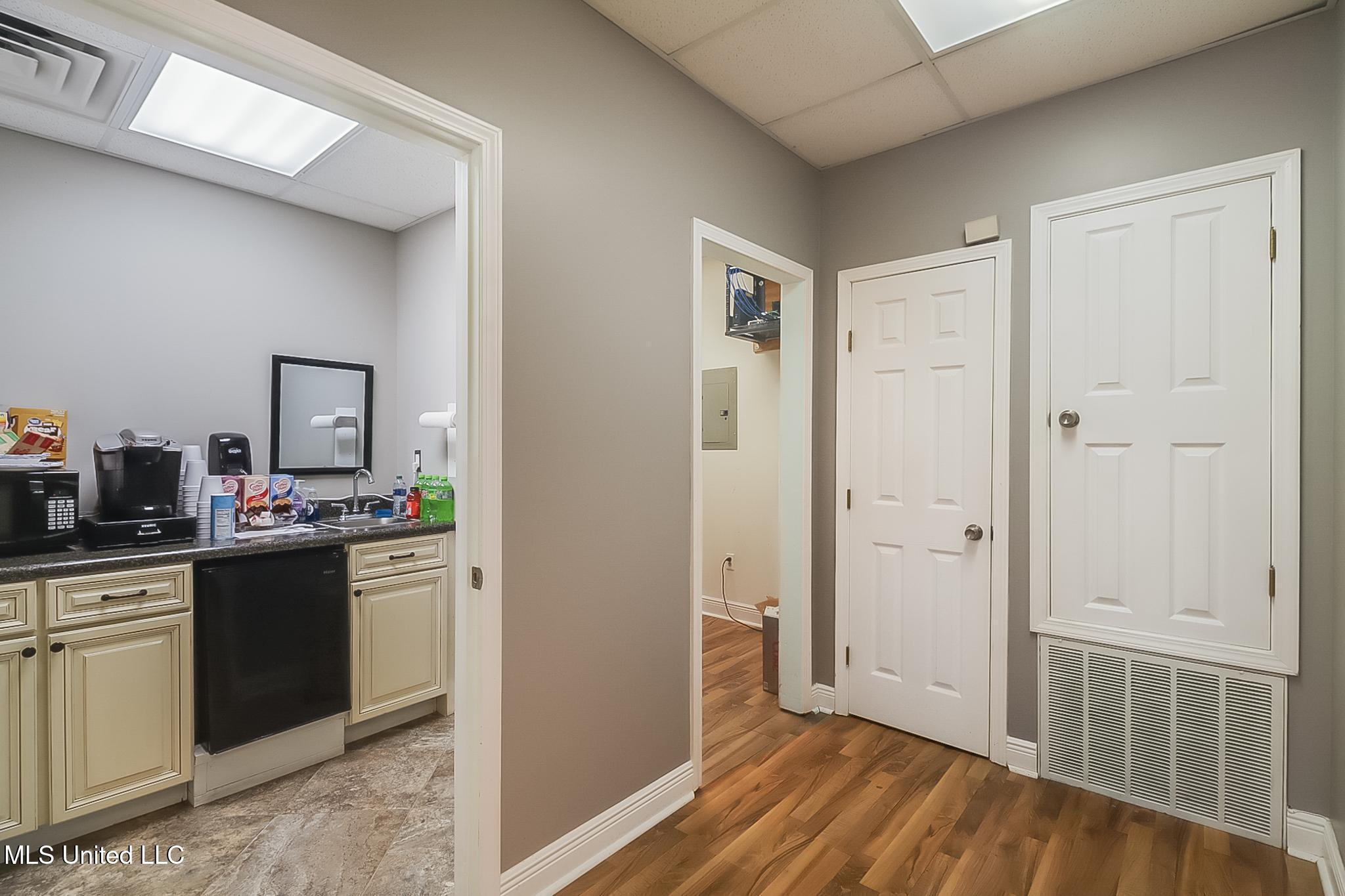 12450 Shortcut Road Property Photo 19