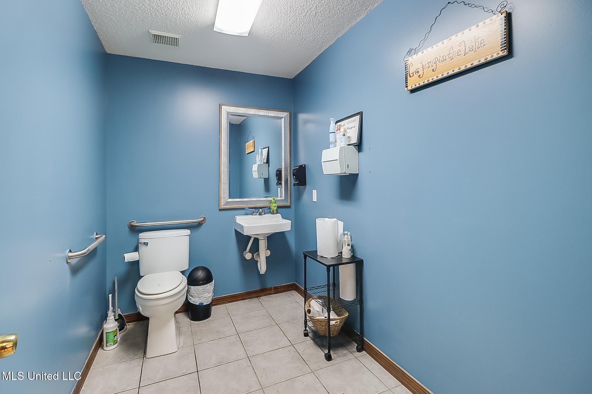 12450 Shortcut Road Property Photo 37