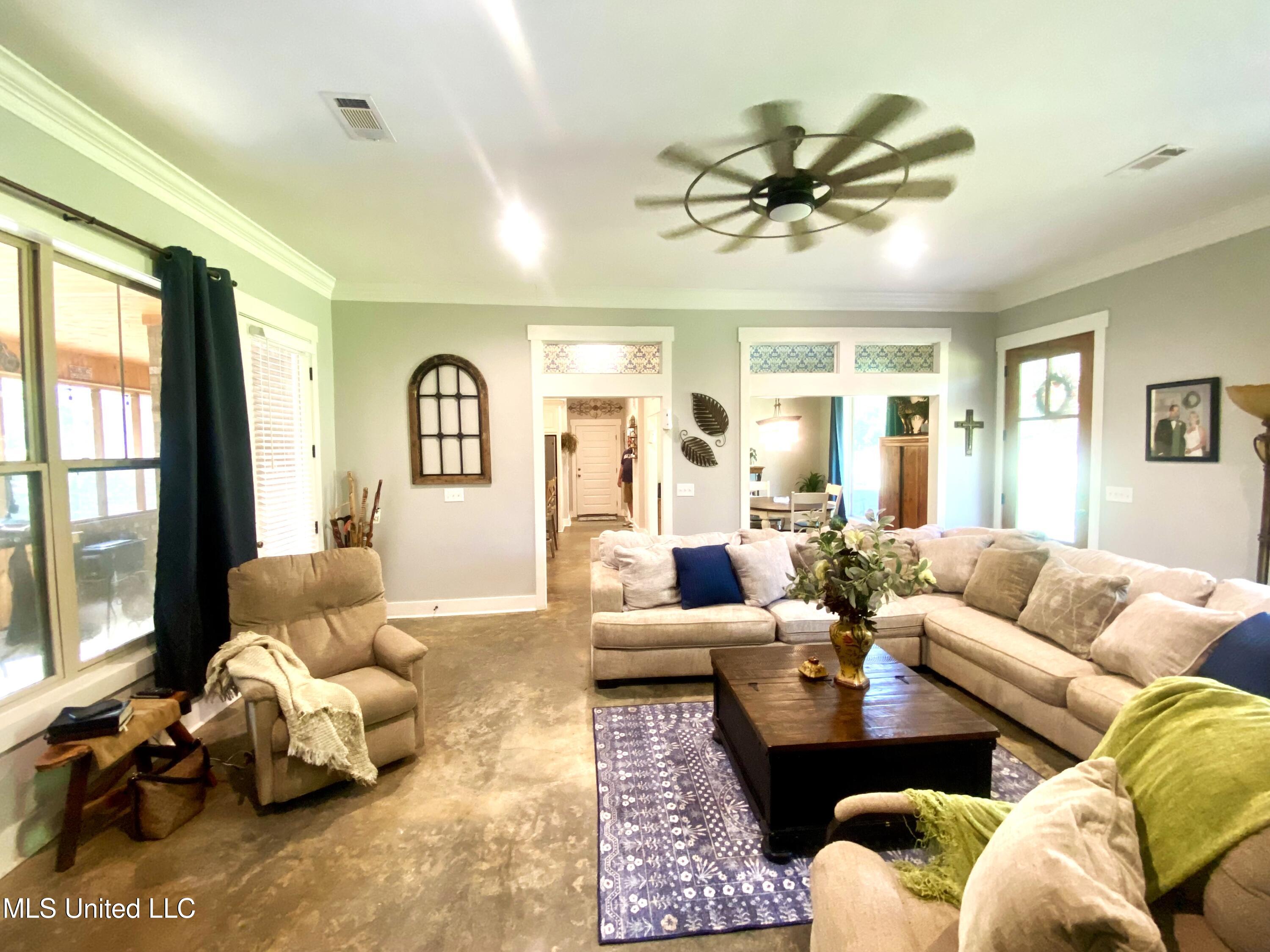 115 Pinedale Road Property Photo 8