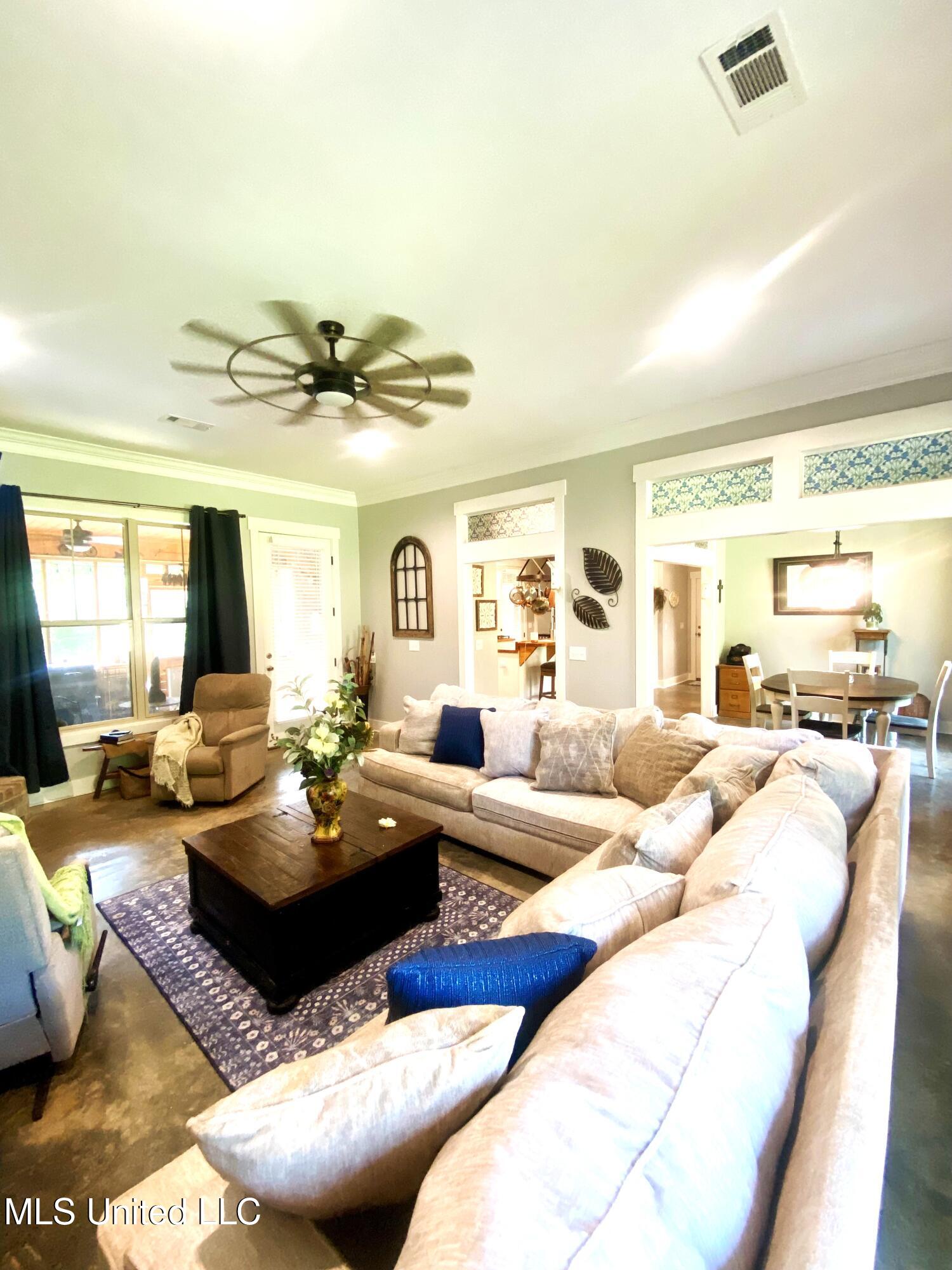 115 Pinedale Road Property Photo 10