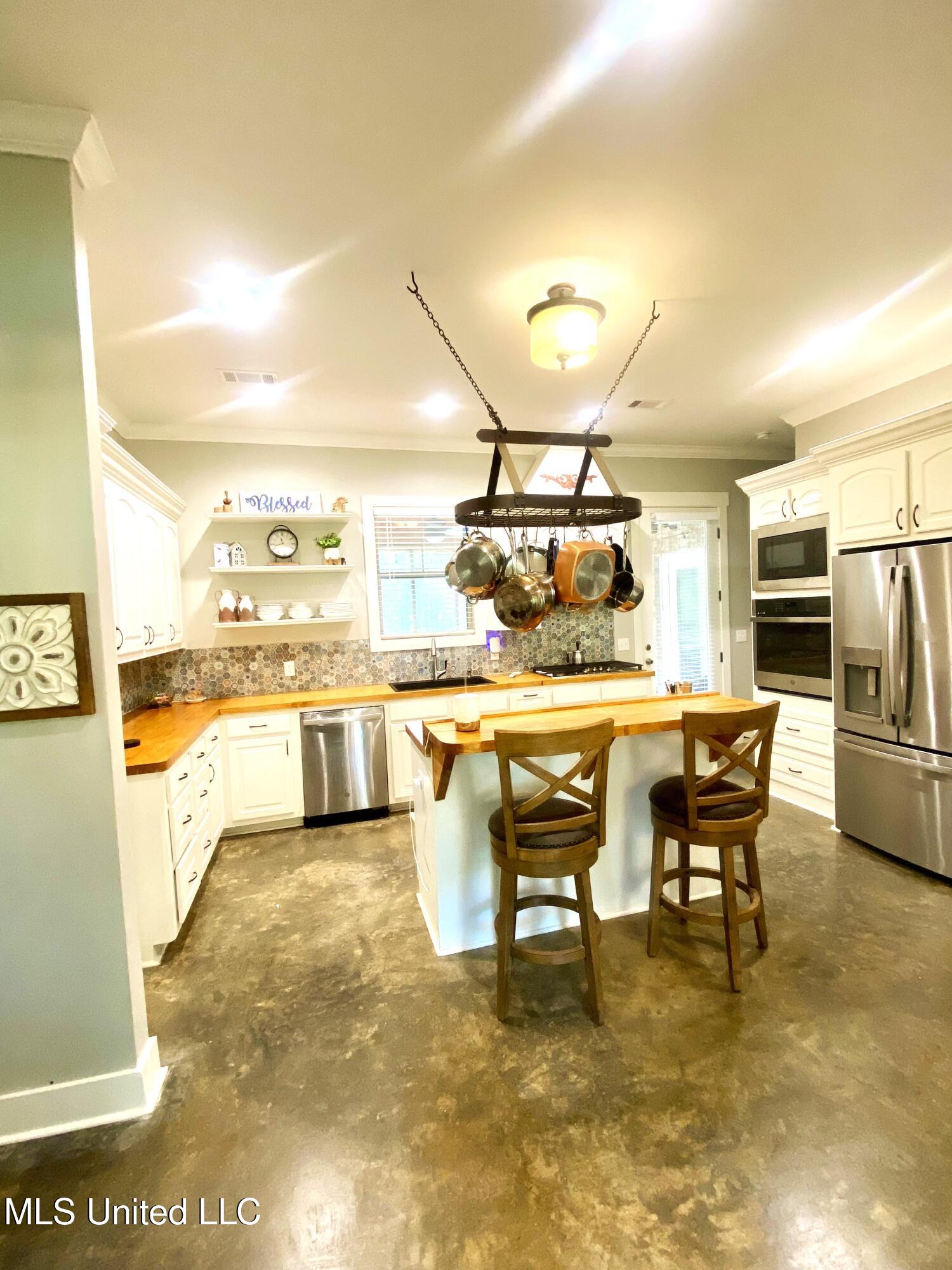115 Pinedale Road Property Photo 13