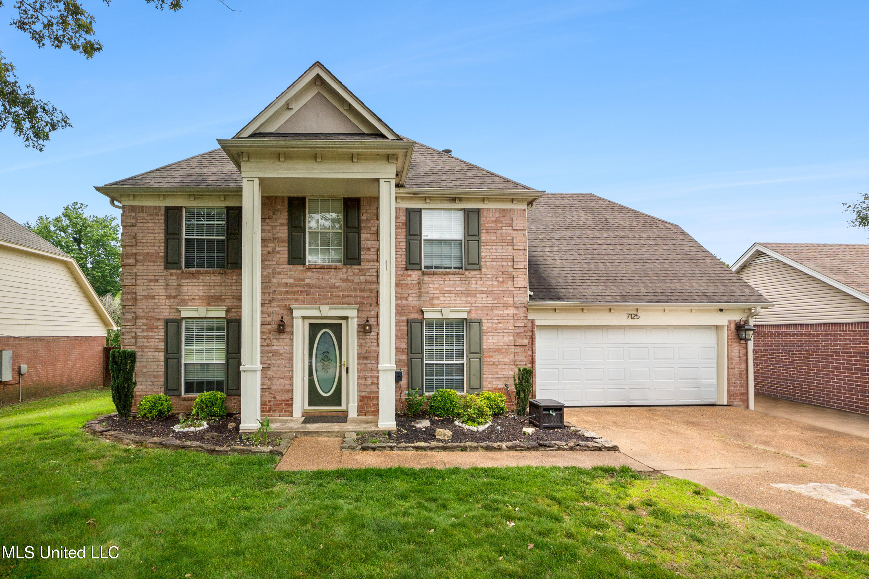 7125 Creekside Drive Property Photo 1