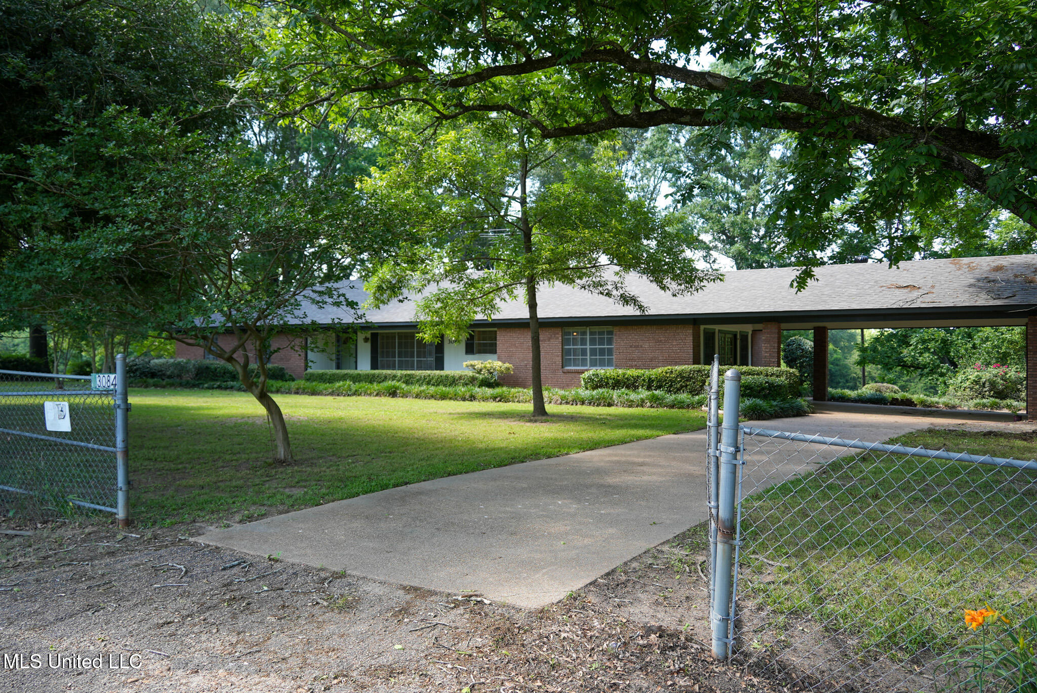 3084 Tom Collins Road Property Photo 1