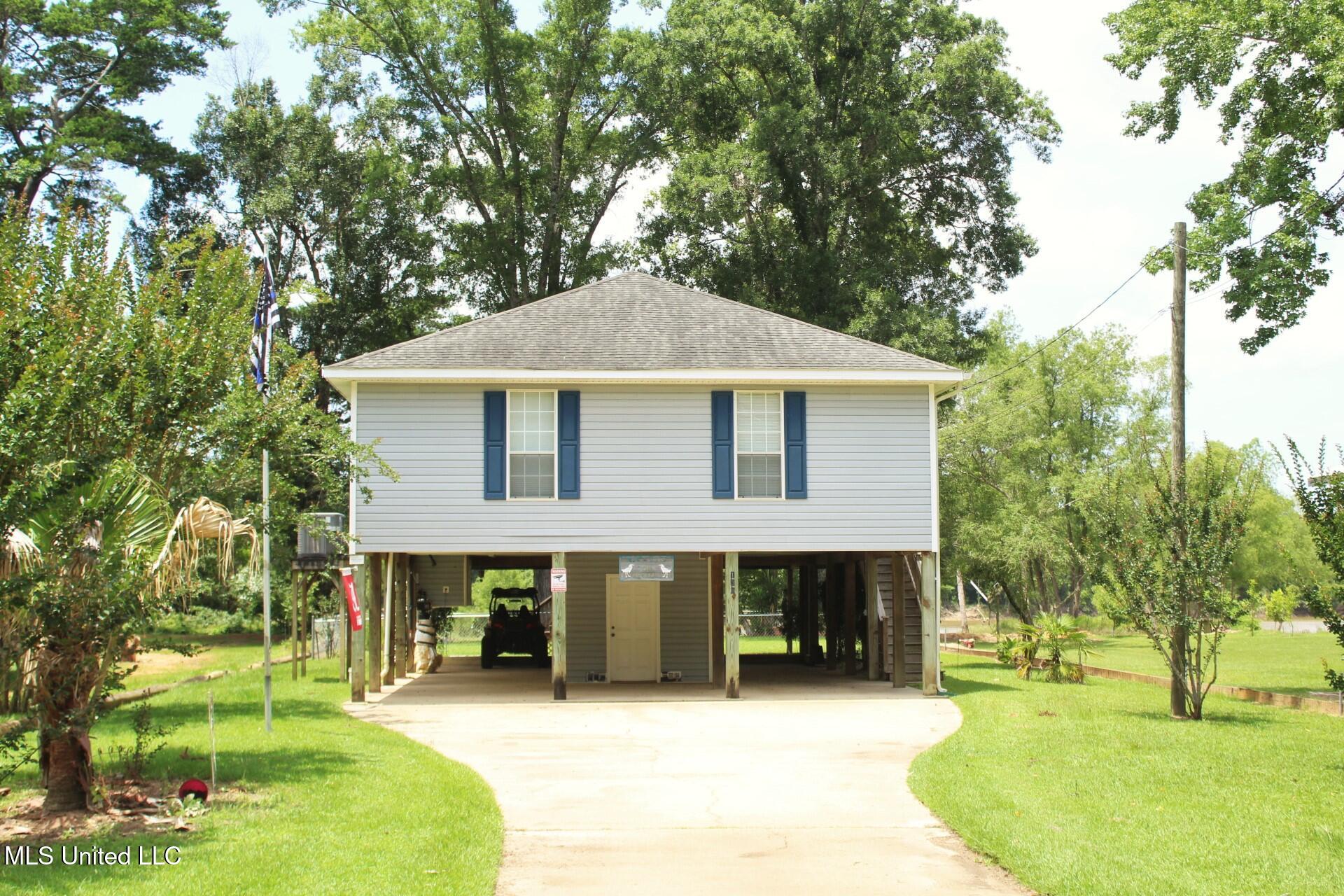 138 Plum Bluff Drive Property Photo 1