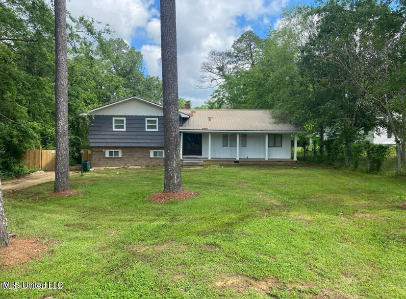 118 W Leavell Woods Drive Property Photo 1