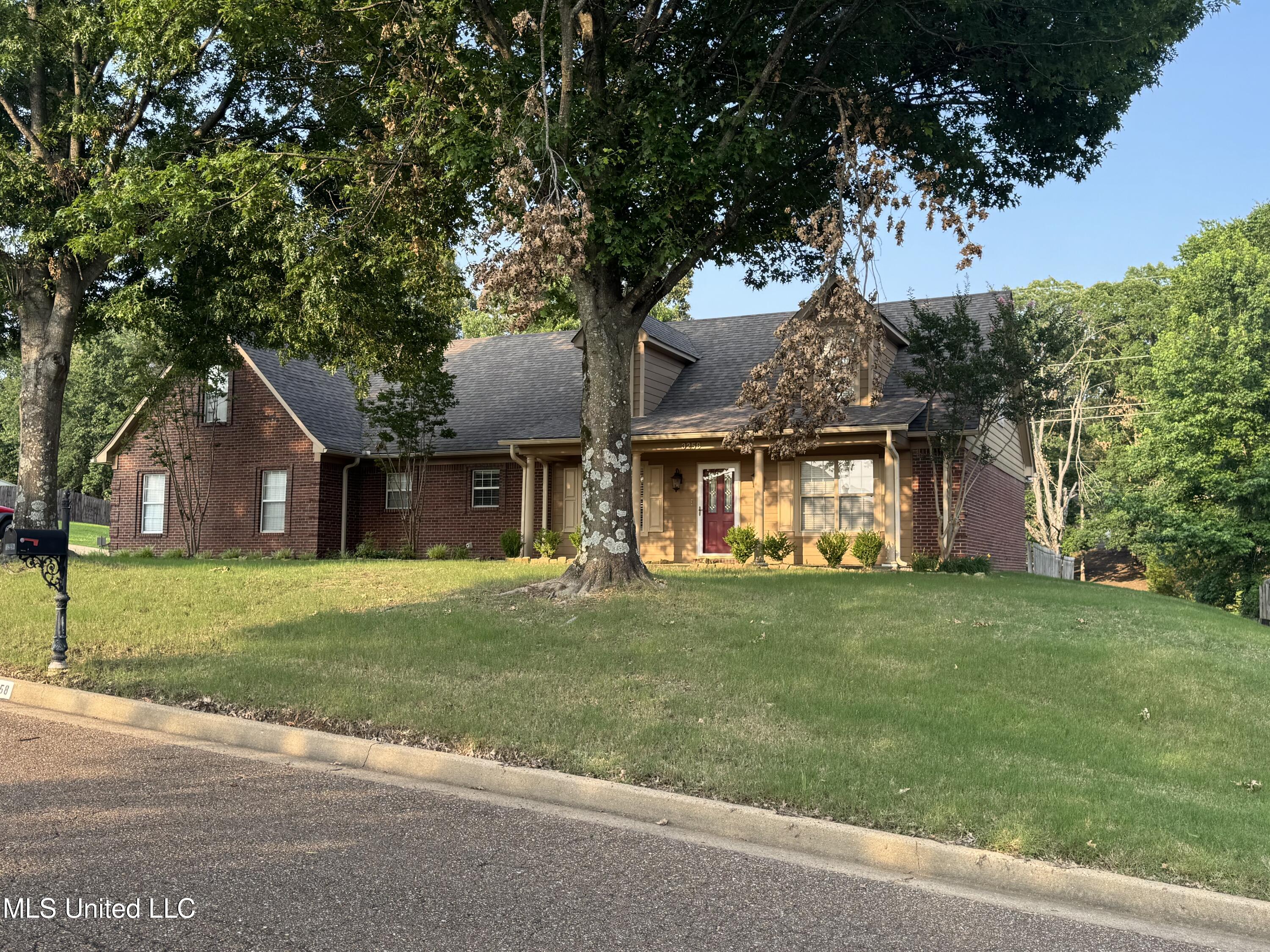 3258 S Big Ben Property Photo 1