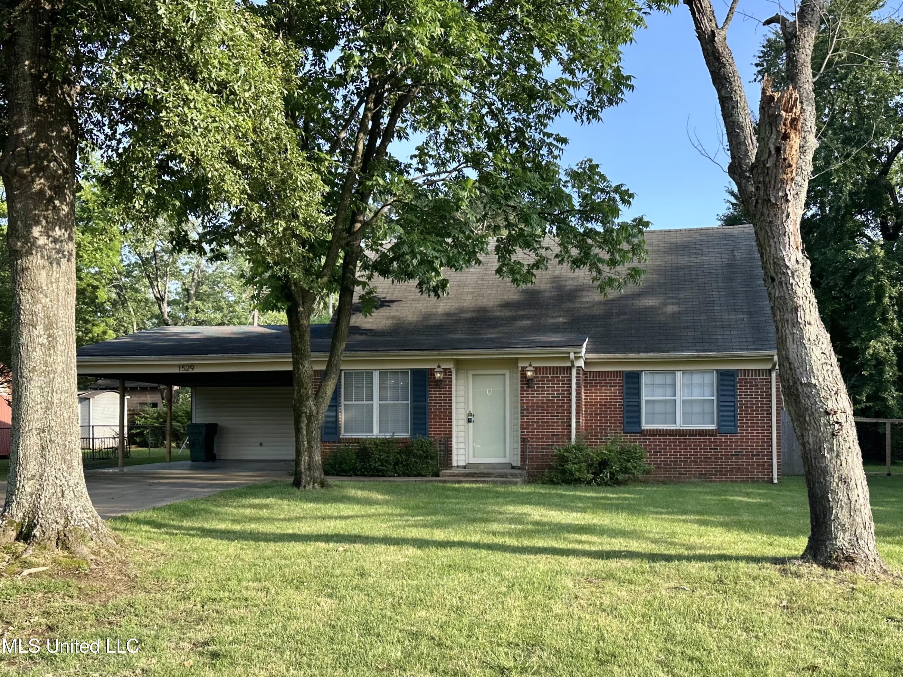 1529 Ticonderoga Drive Property Photo 1